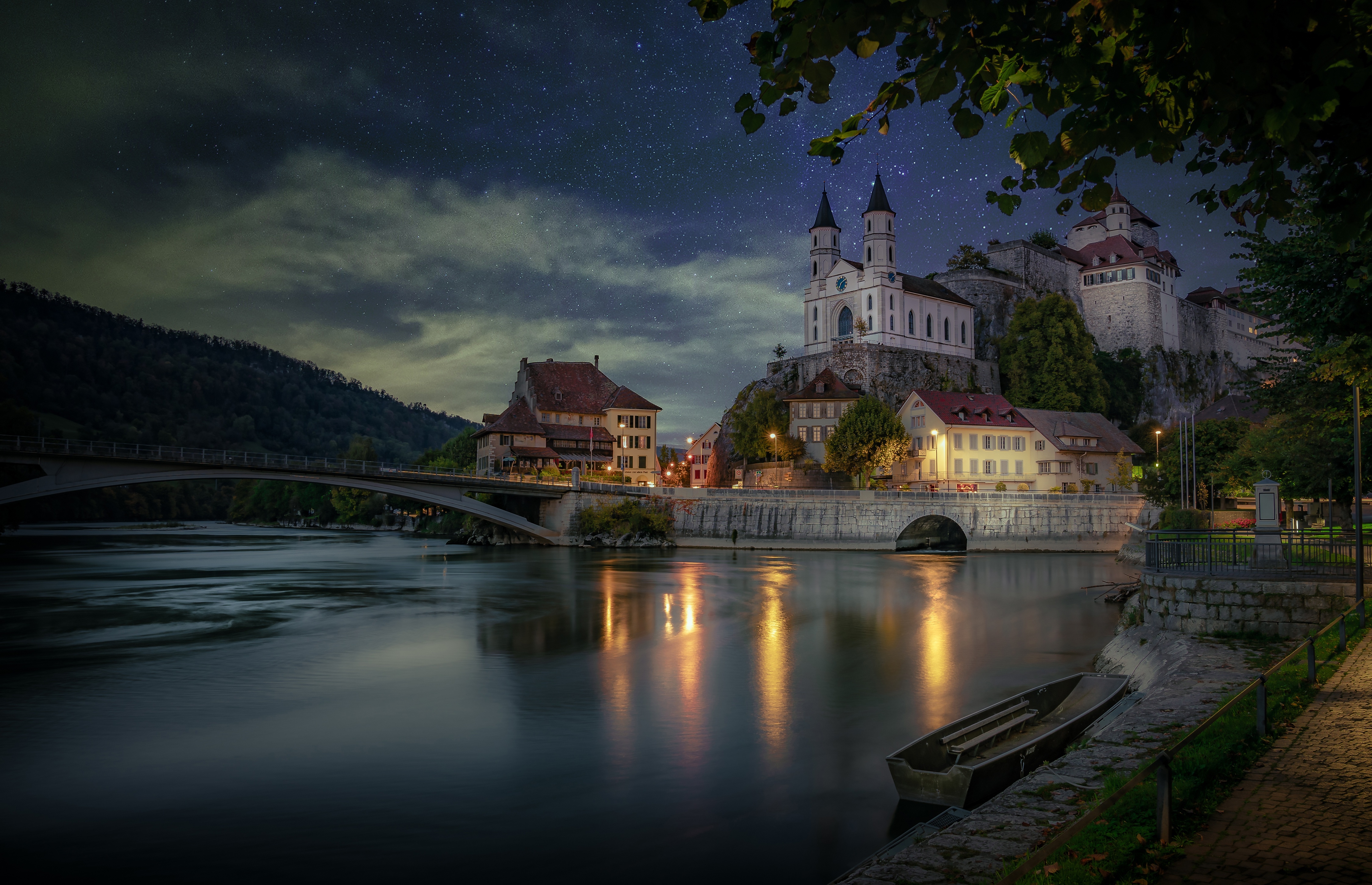 瑞士河畔的阿尔堡城堡