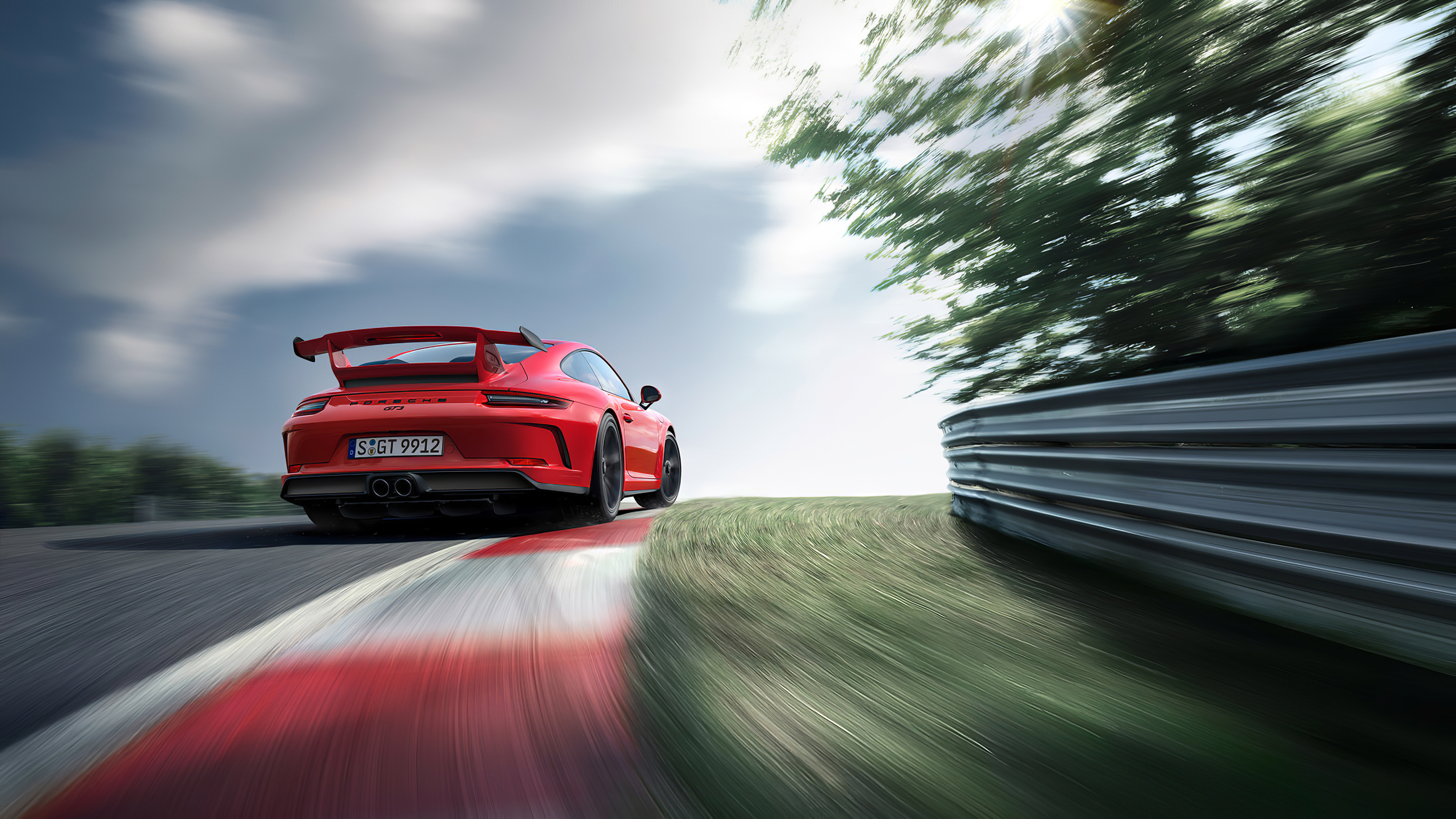 Free photo A red Porsche on a sports track