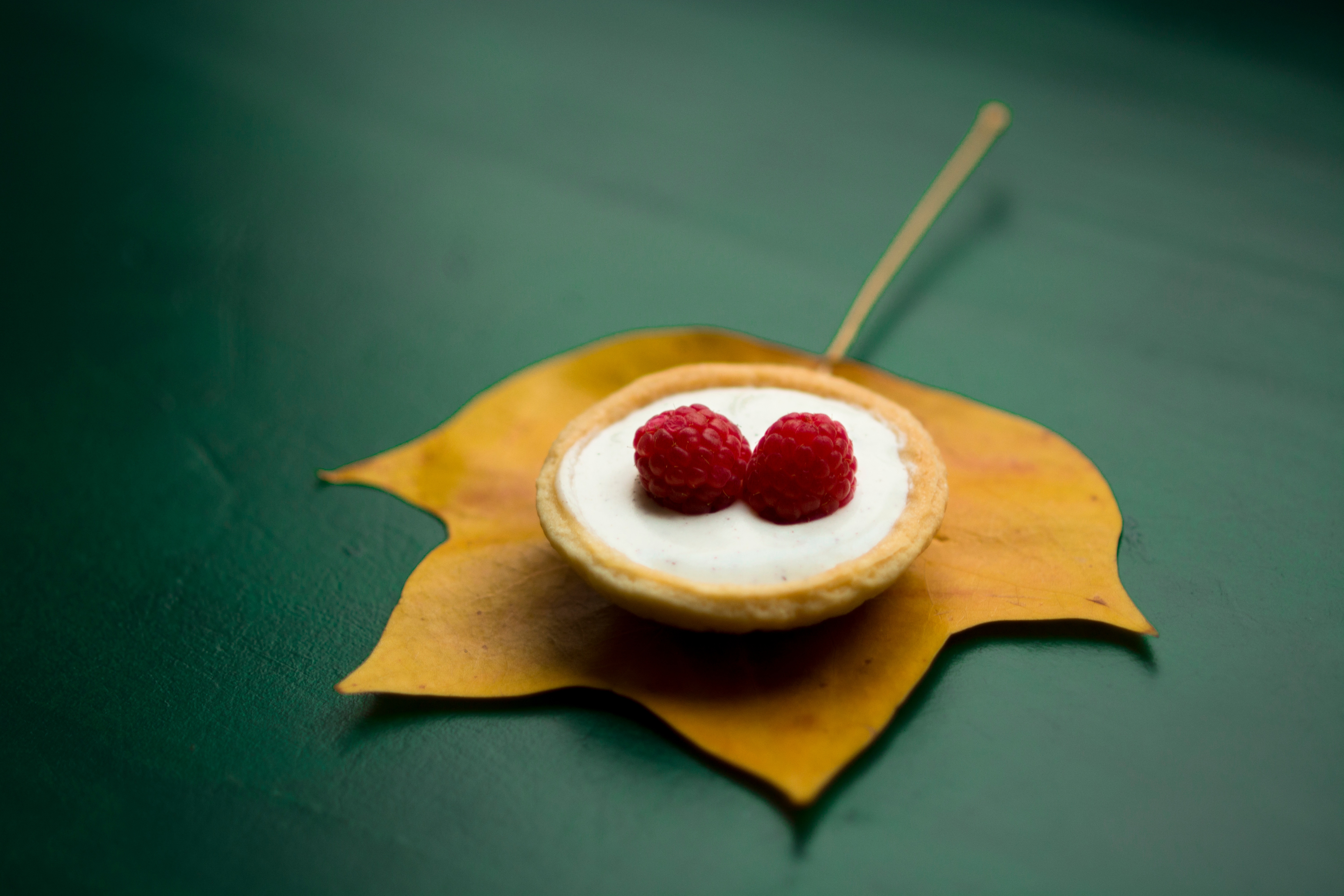 Бесплатное фото Ягоды малины в сметане