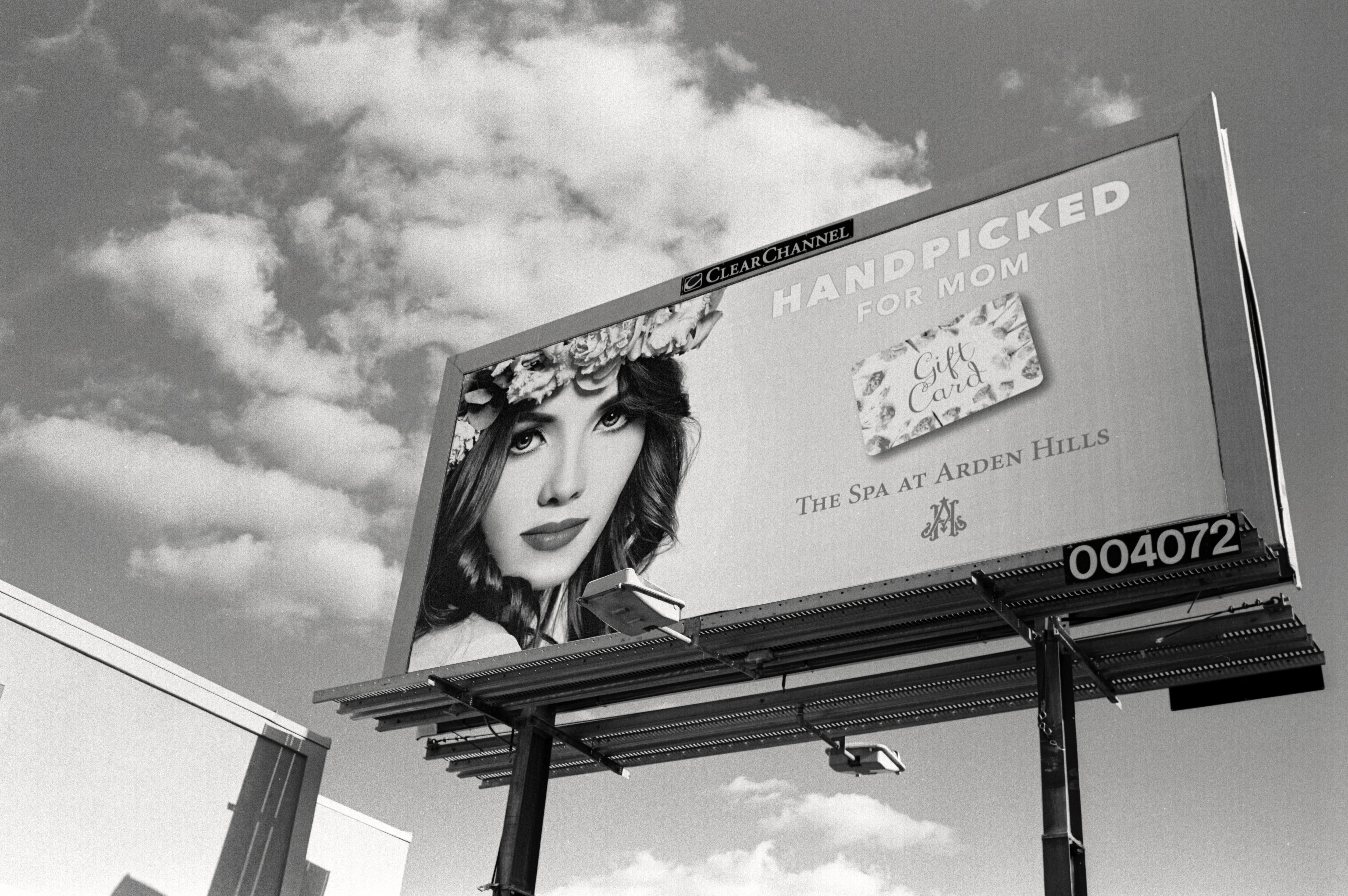 Обои черно-белый небо белый на рабочий стол