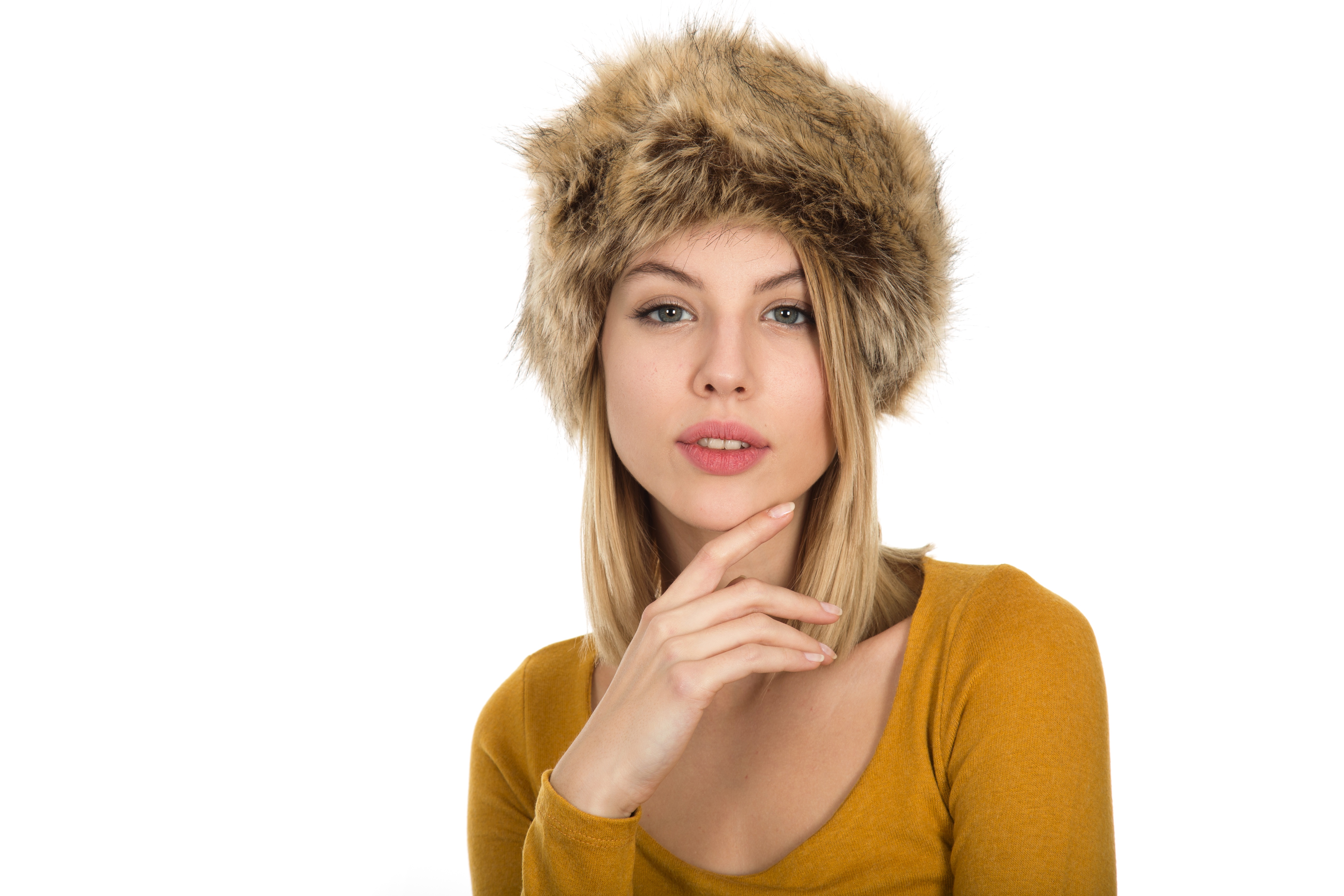 Wallpapers girls blonde winter hat on the desktop