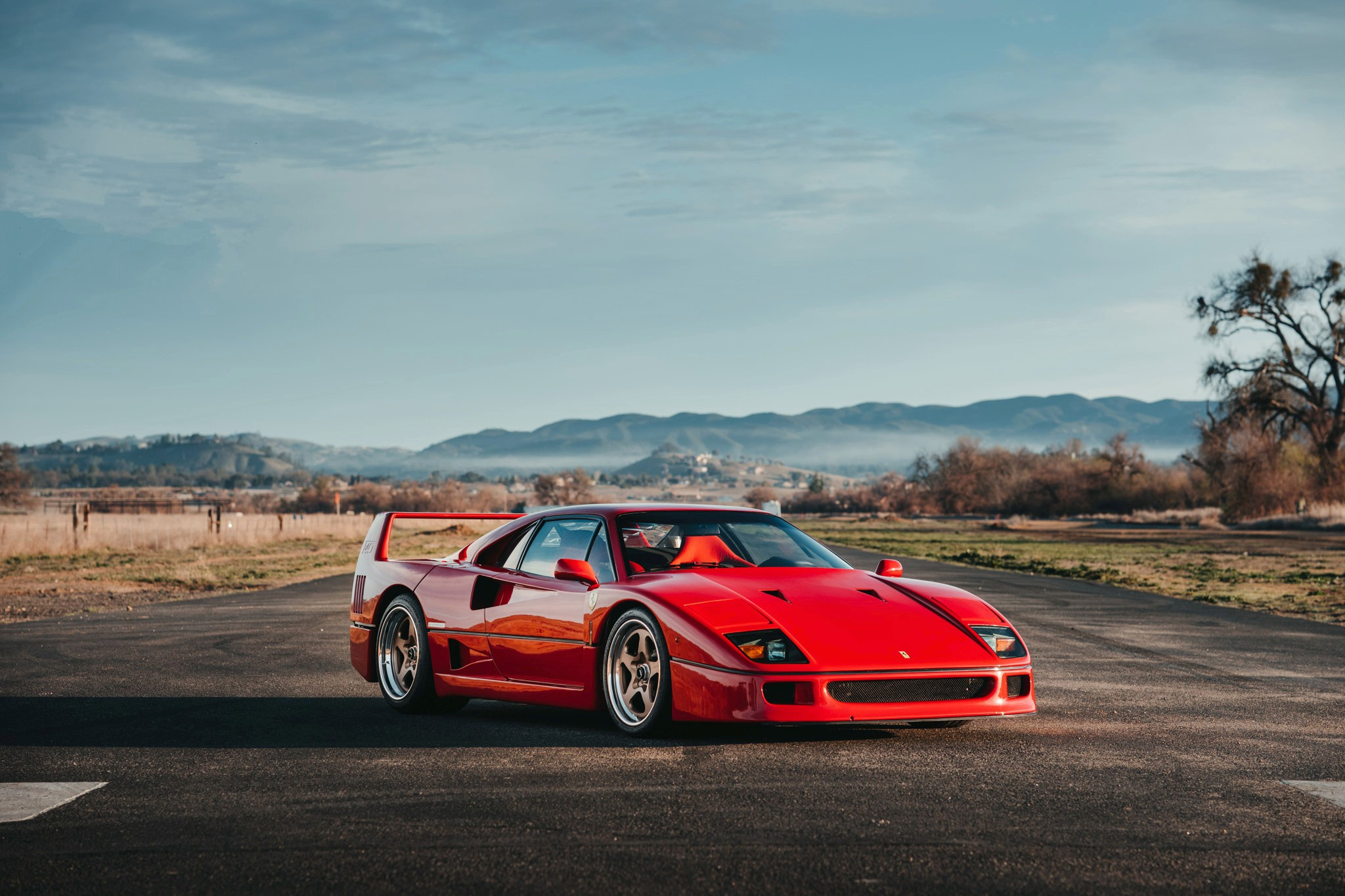 Free photo Red Ferrari F40.