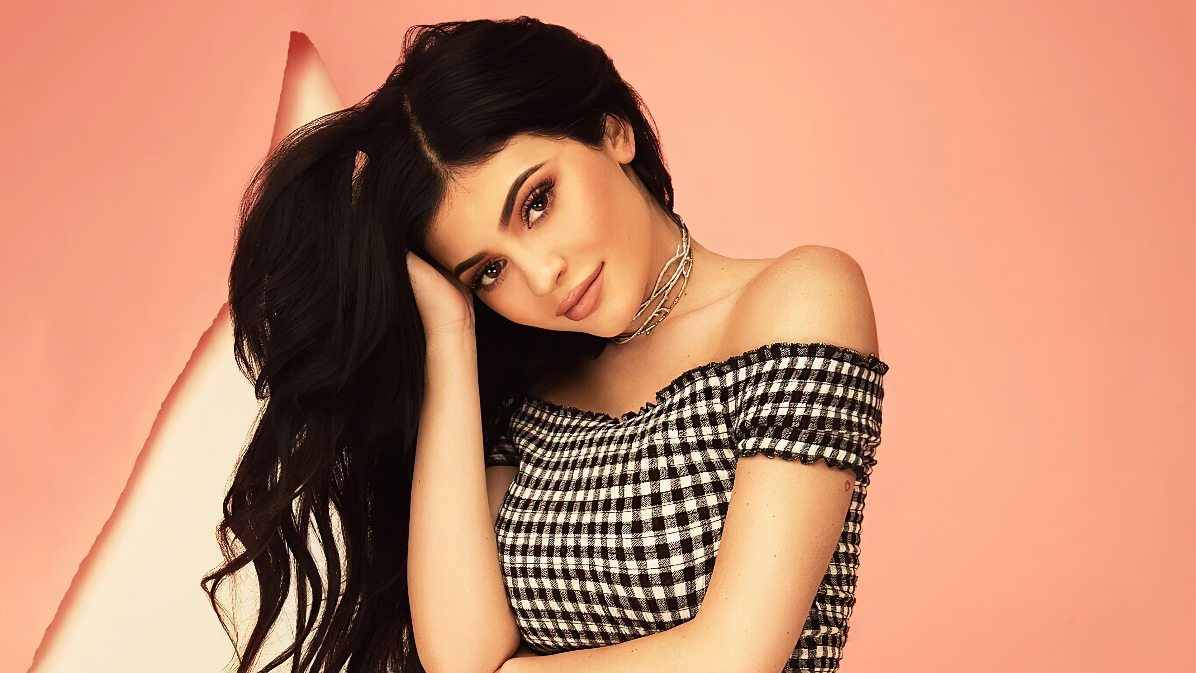 Wallpapers Kylie Jenner brunette celebrities on the desktop