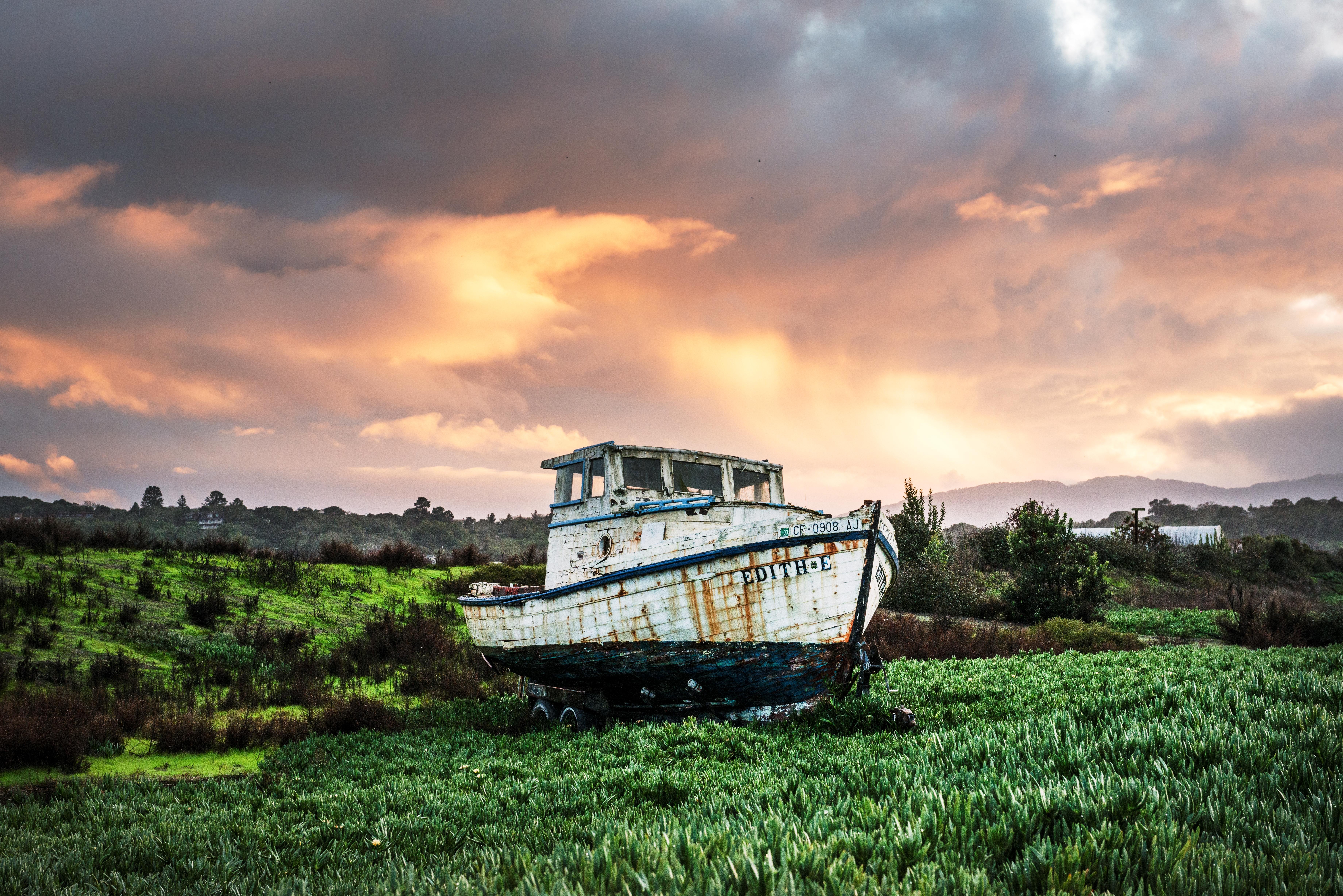 Free photo Abandoned fishing boat