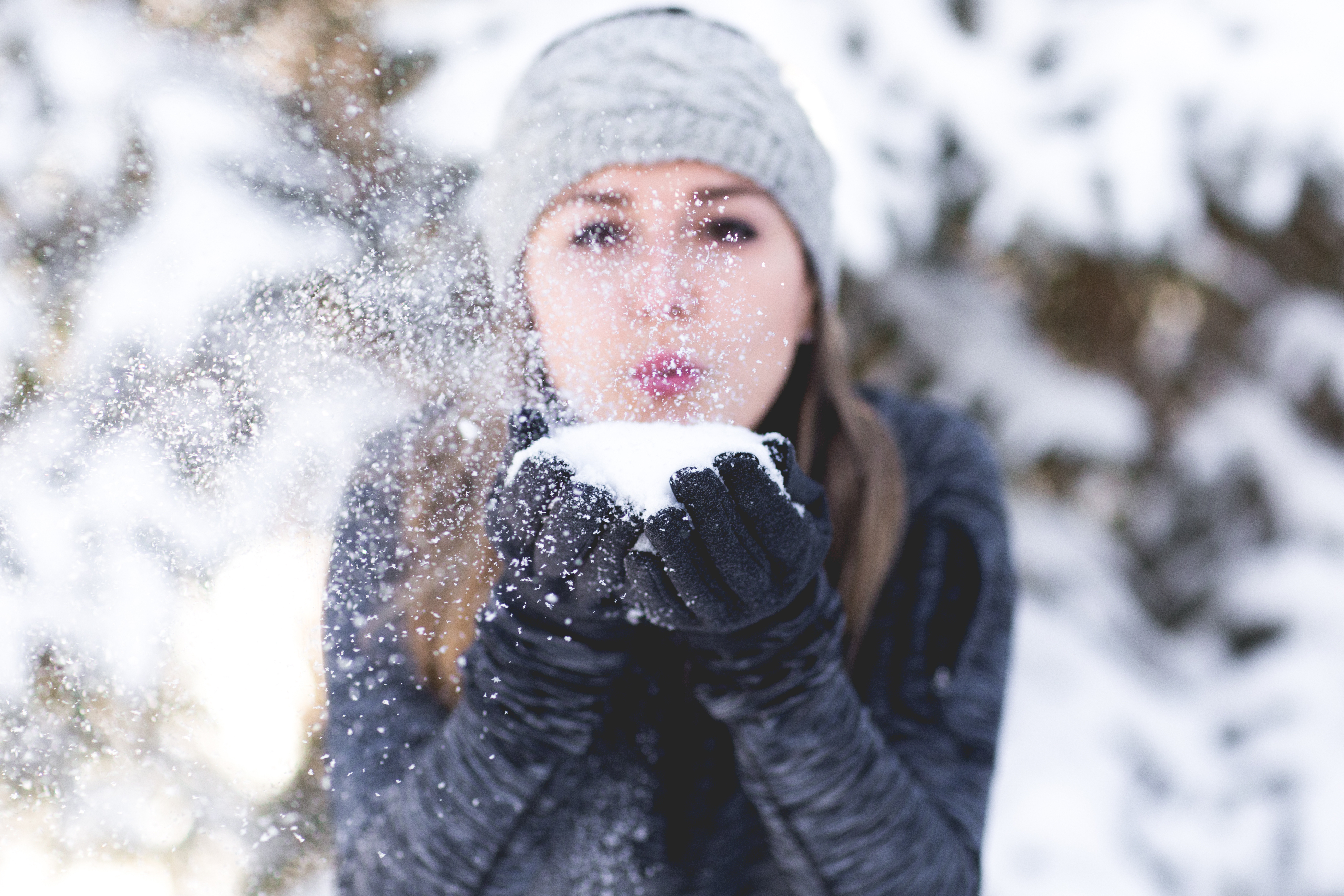 Wallpapers snow winter woman on the desktop