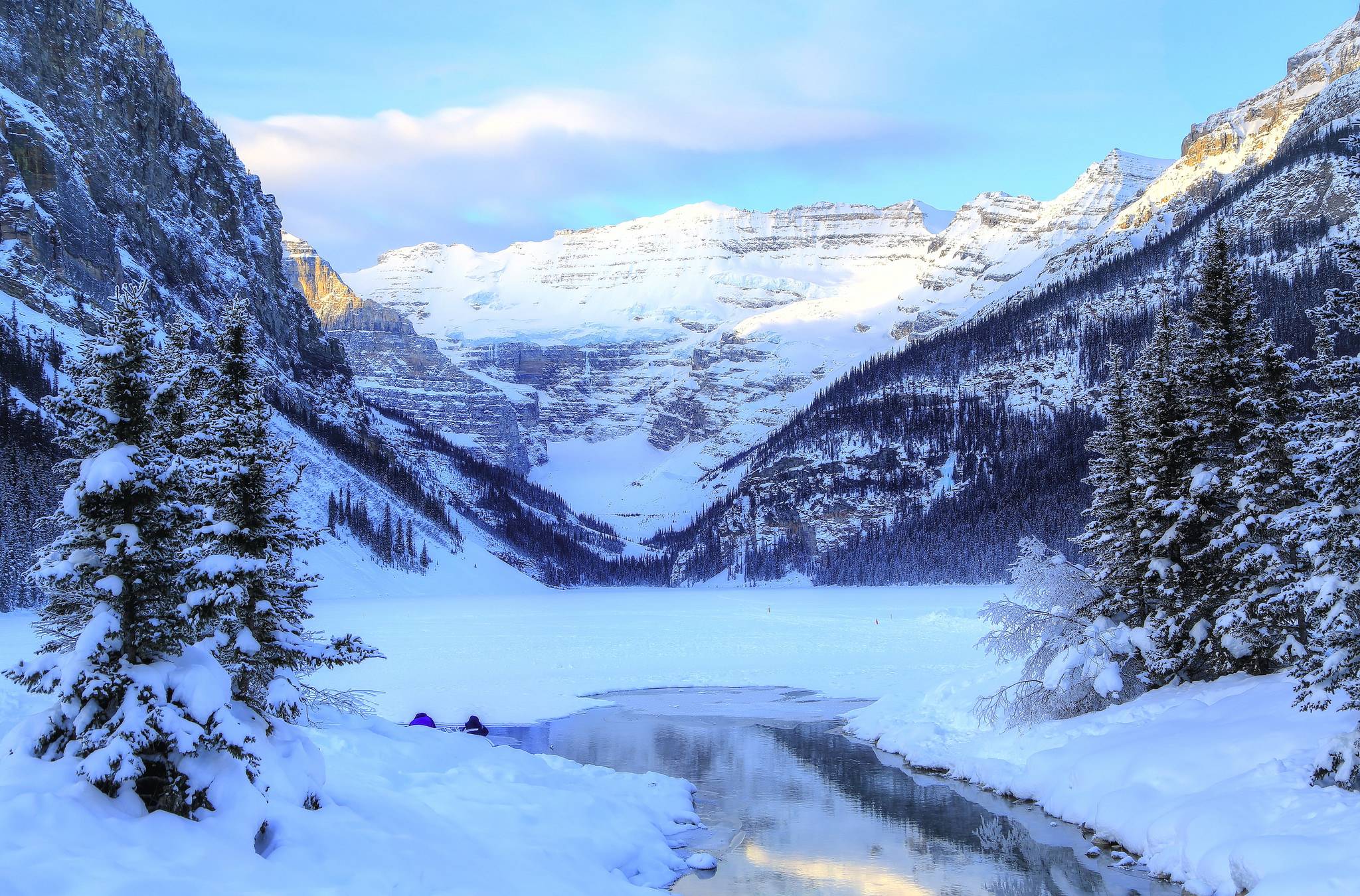 Wallpapers winter Banff lake on the desktop