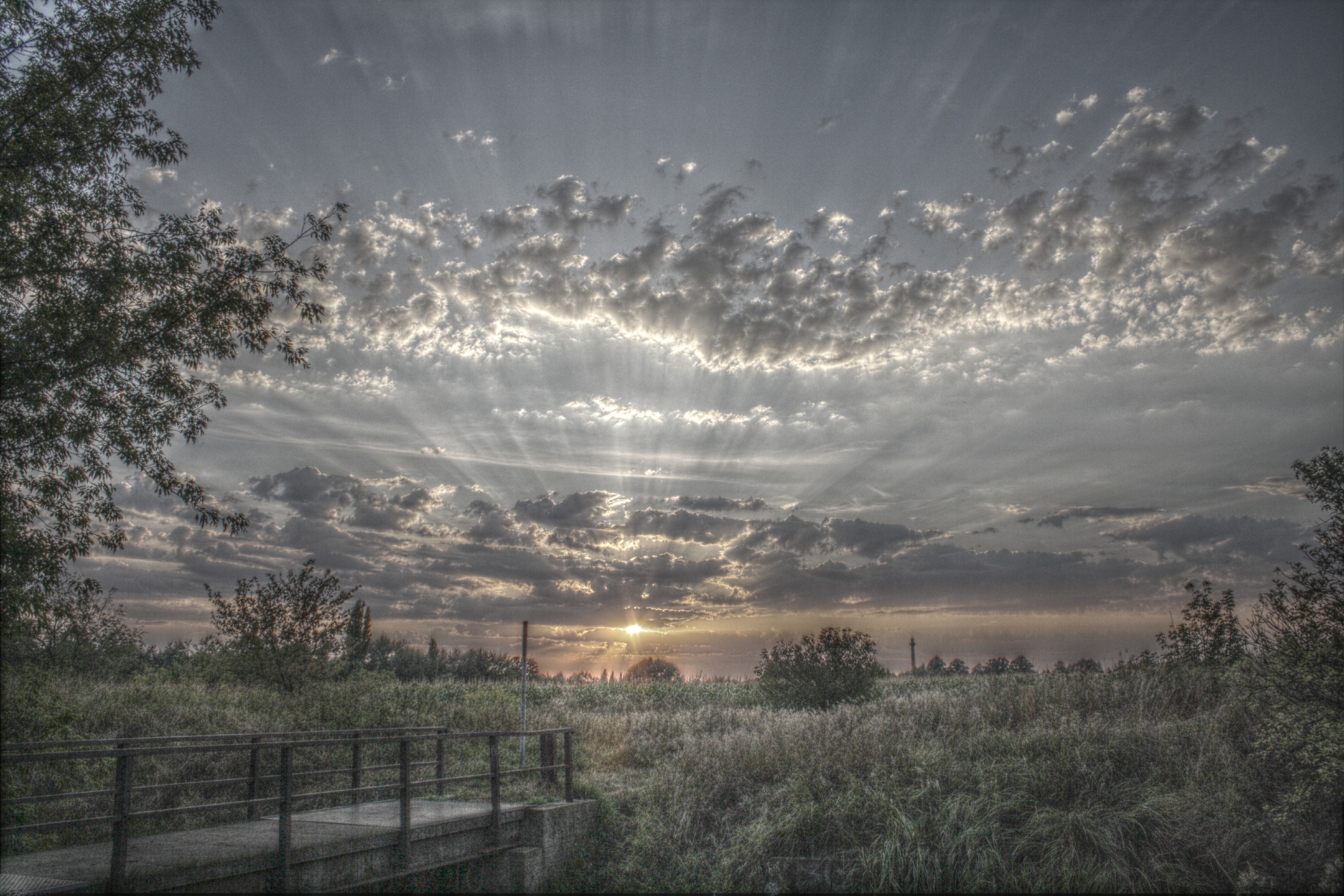 Free photo Sunlight on a cloudy sky