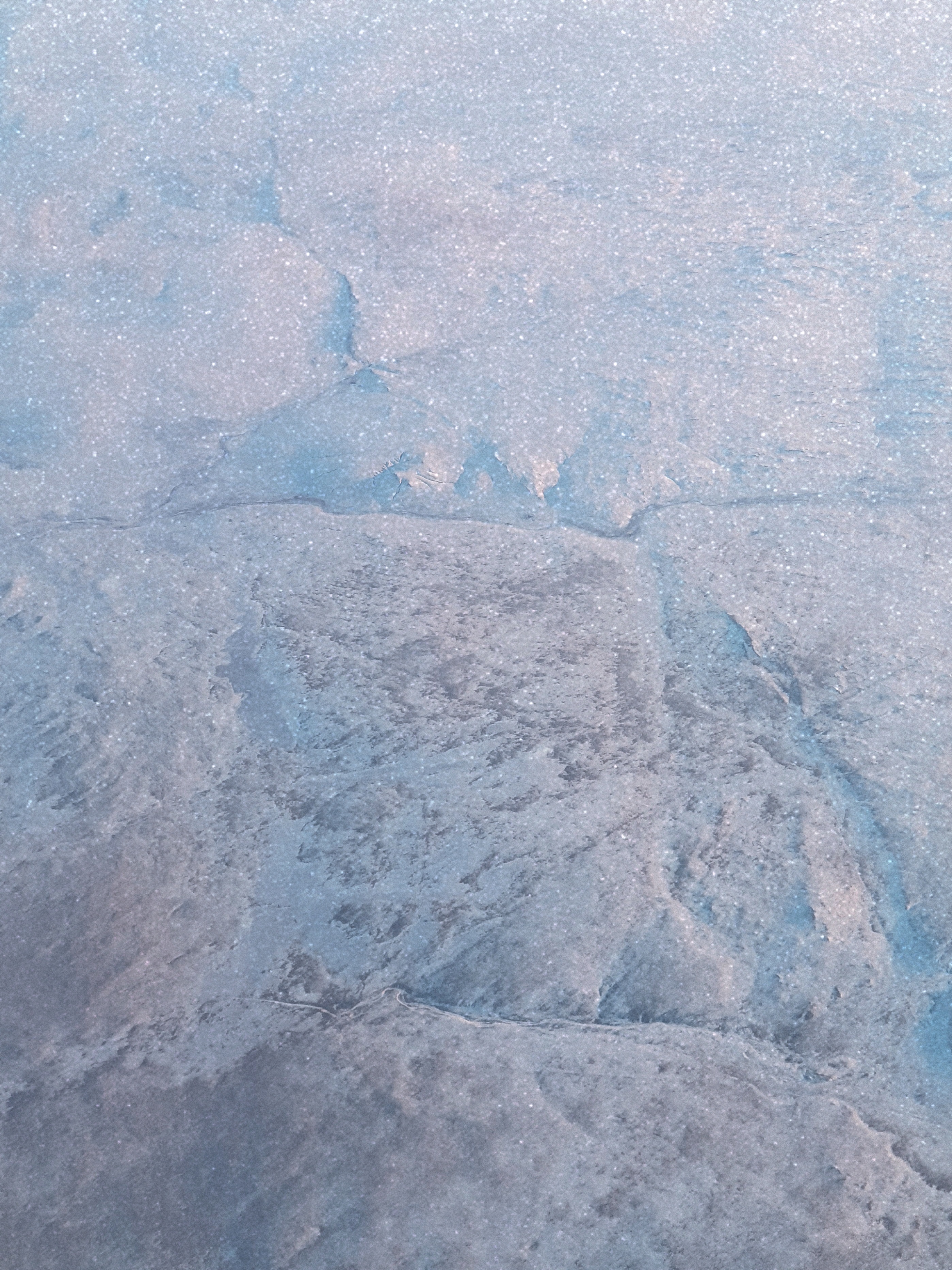 Free photo Abstract top view of a frozen surface