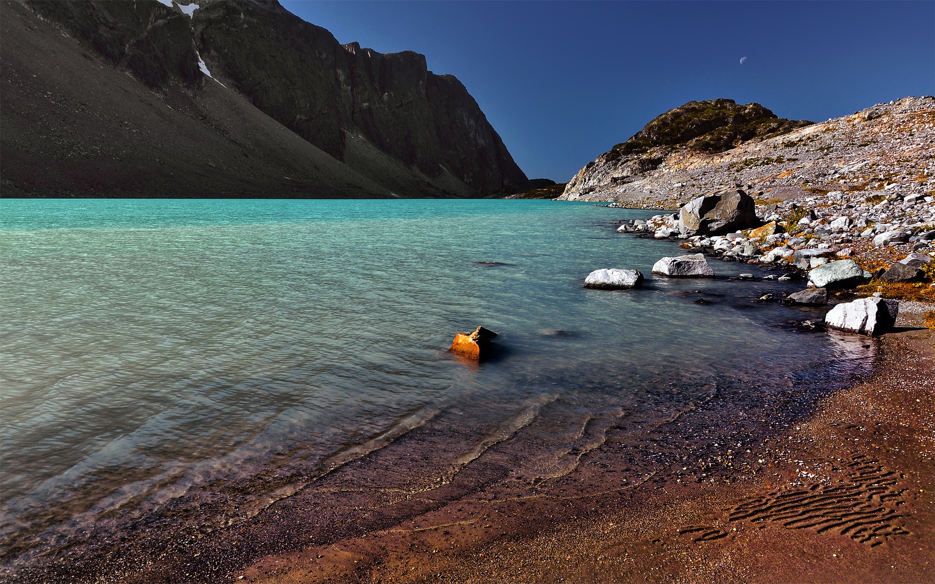 Free photo Clean water in the mountains