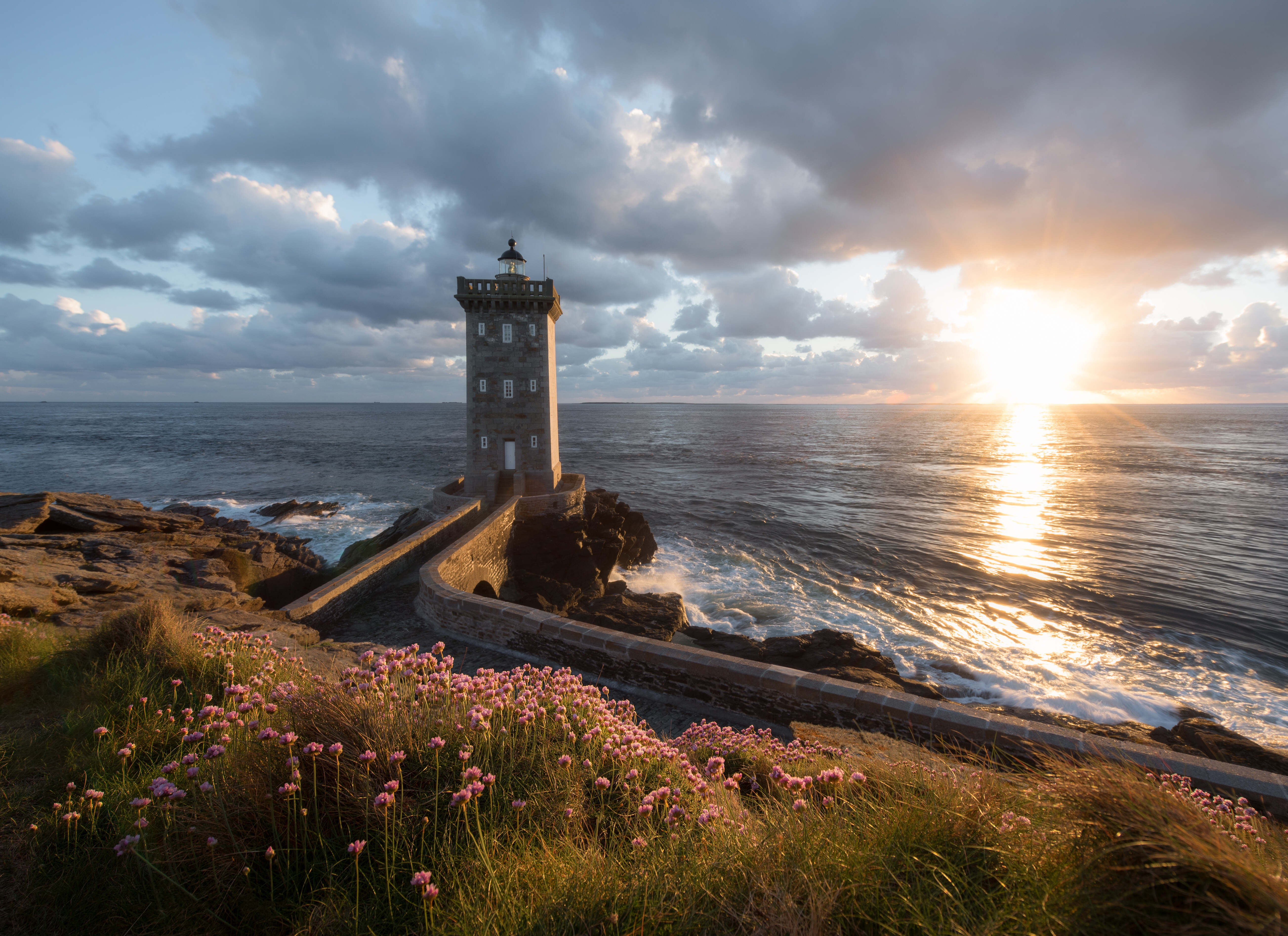 Wallpapers lighthouse coast sunbeam on the desktop