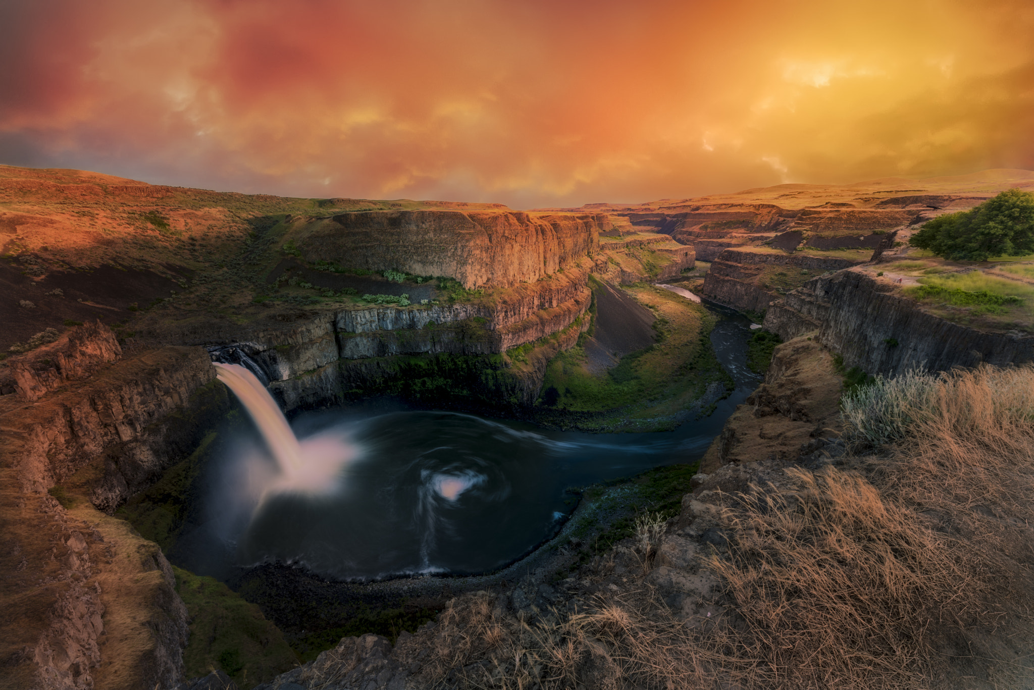 Обои Palouse Falls Washington state закат на рабочий стол