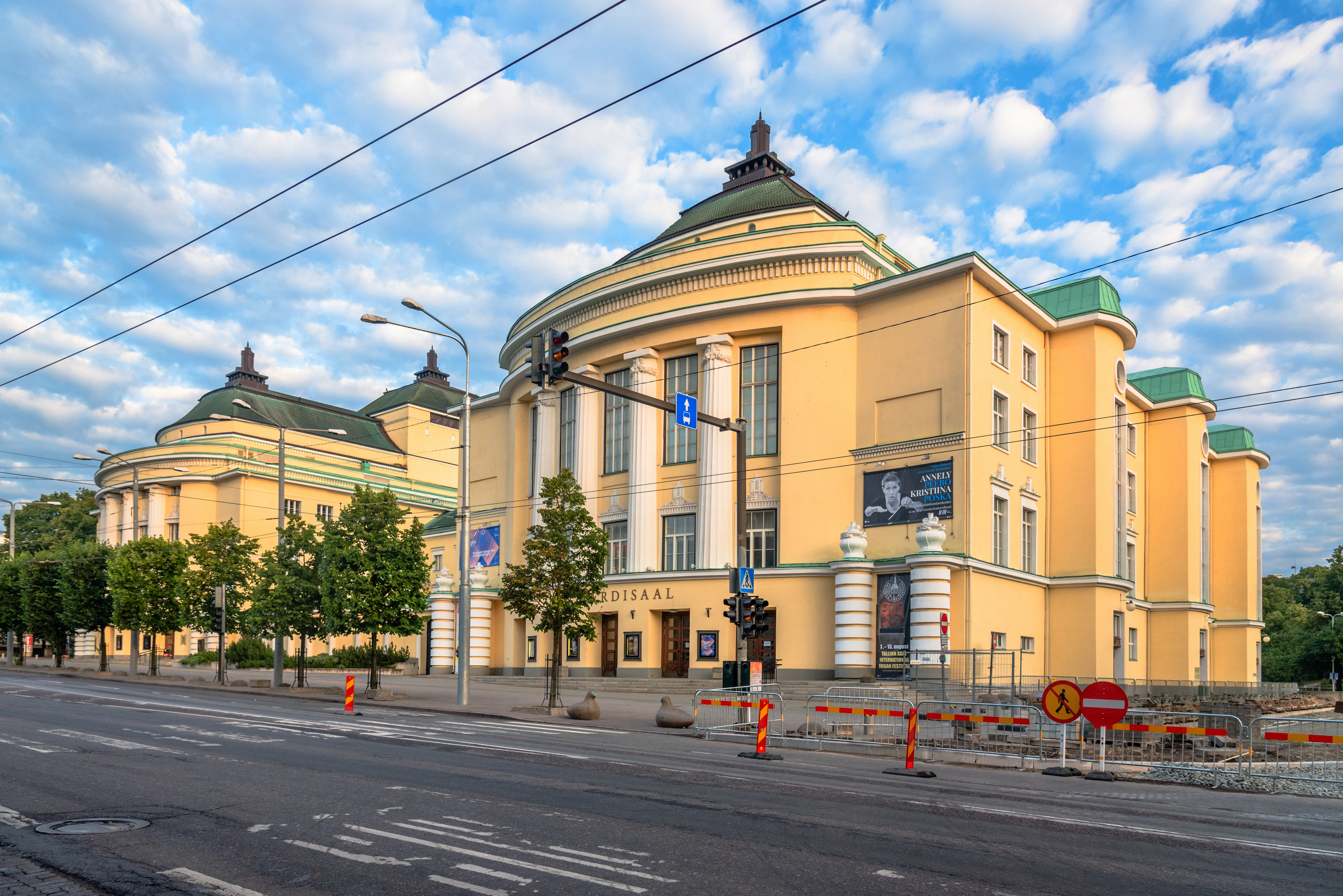 Wallpapers building Estonia street on the desktop