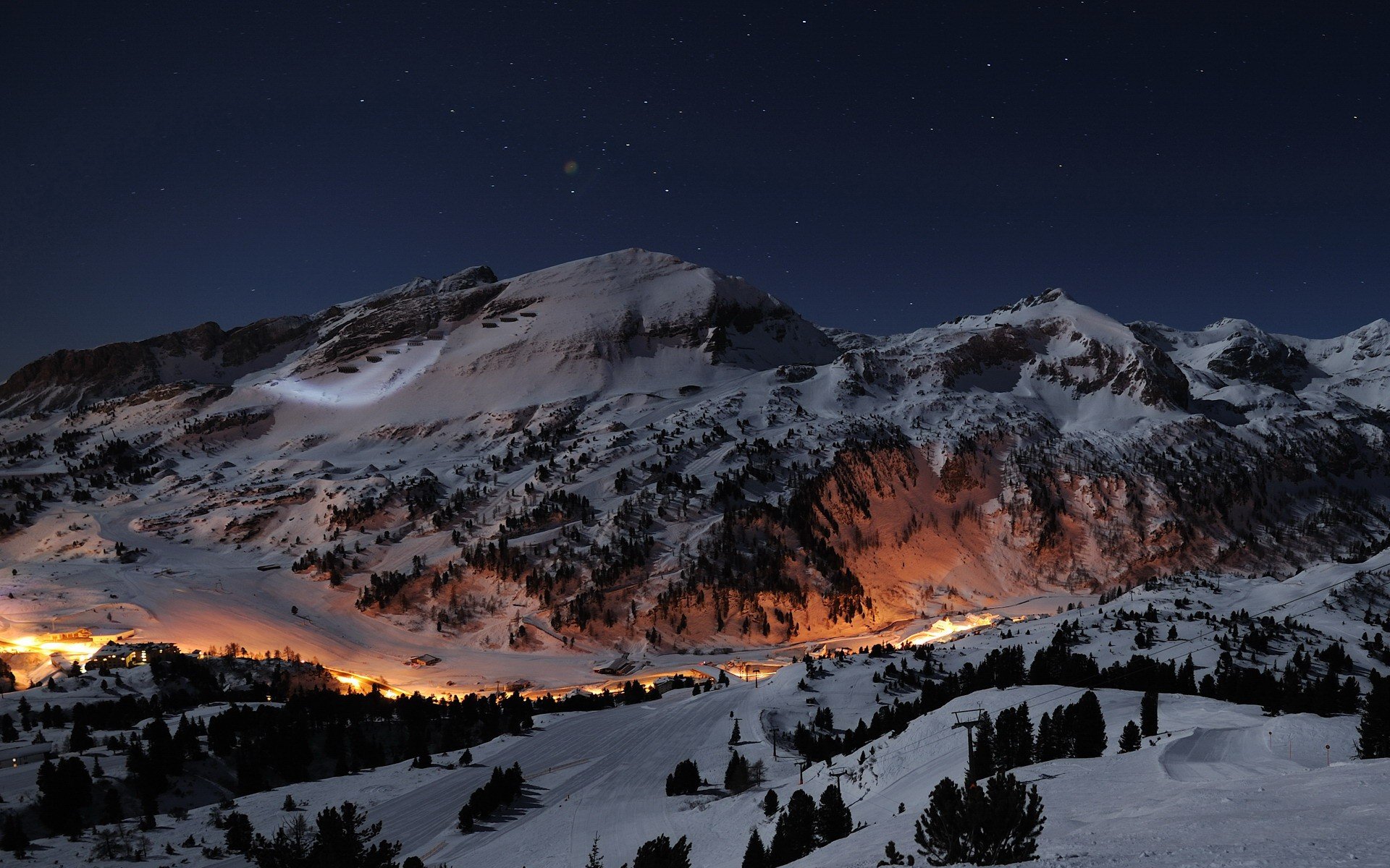 Free photo Mountain village in winter