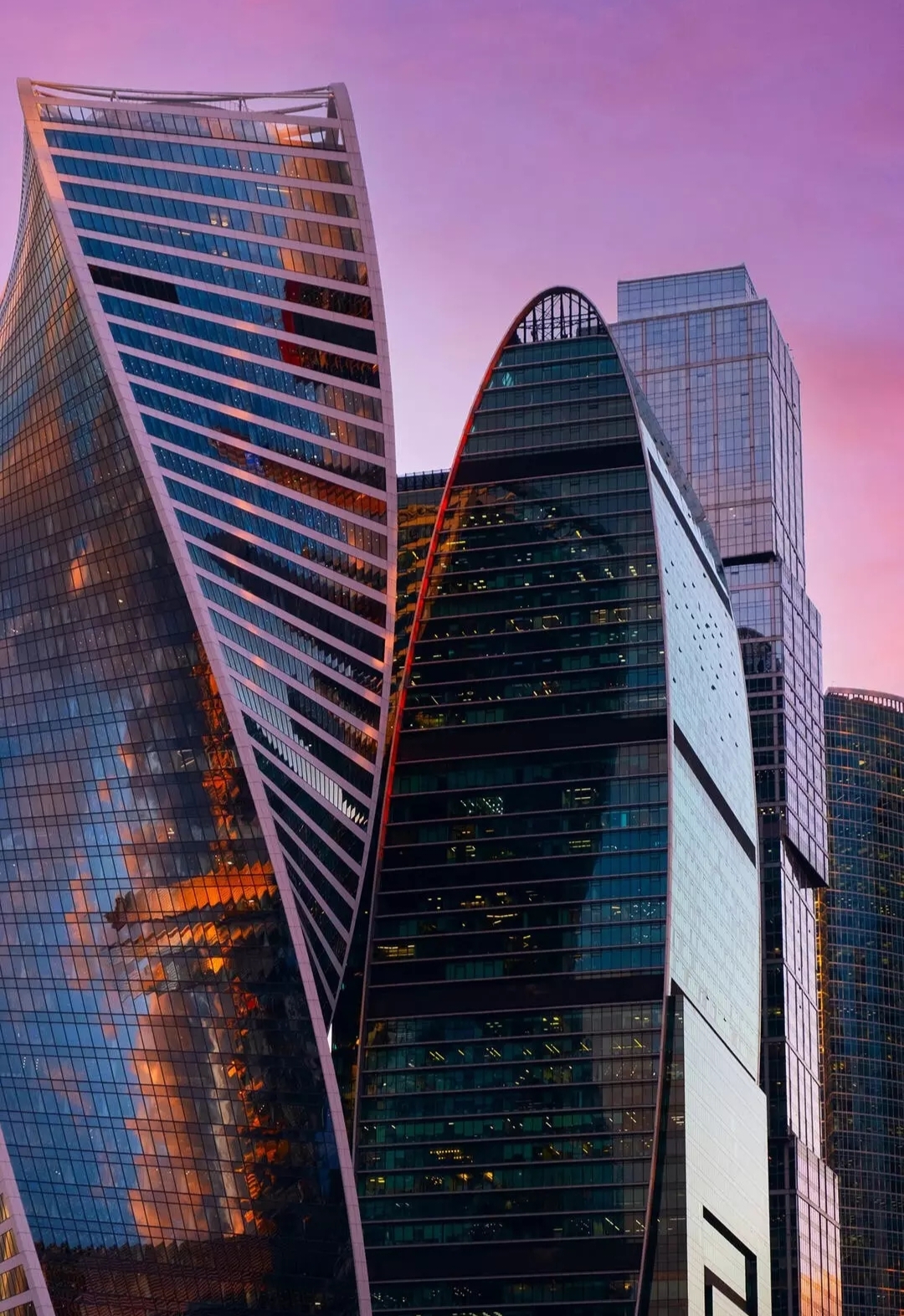 Free photo The modern silhouette of the capital