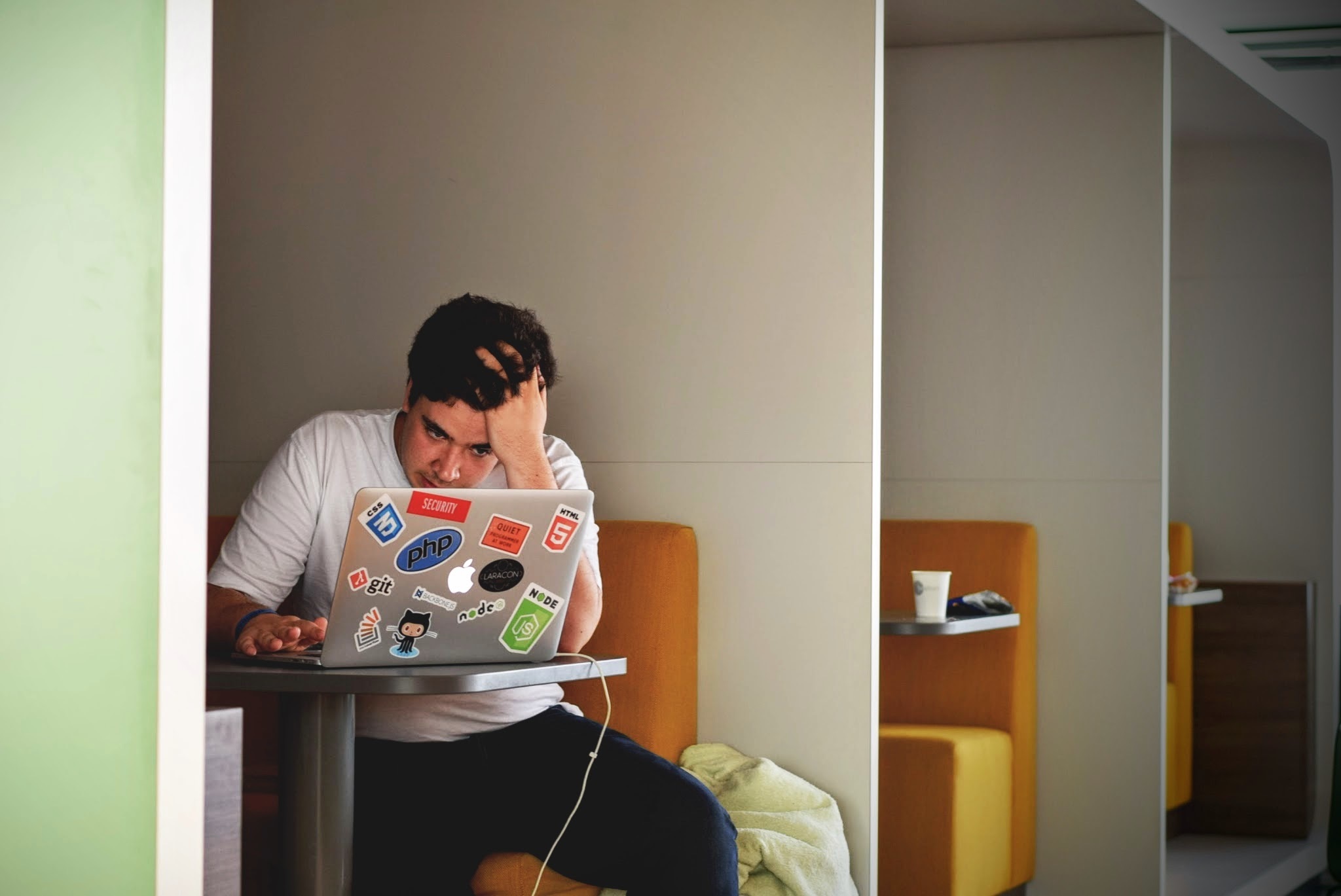 Wallpapers laptop man table on the desktop