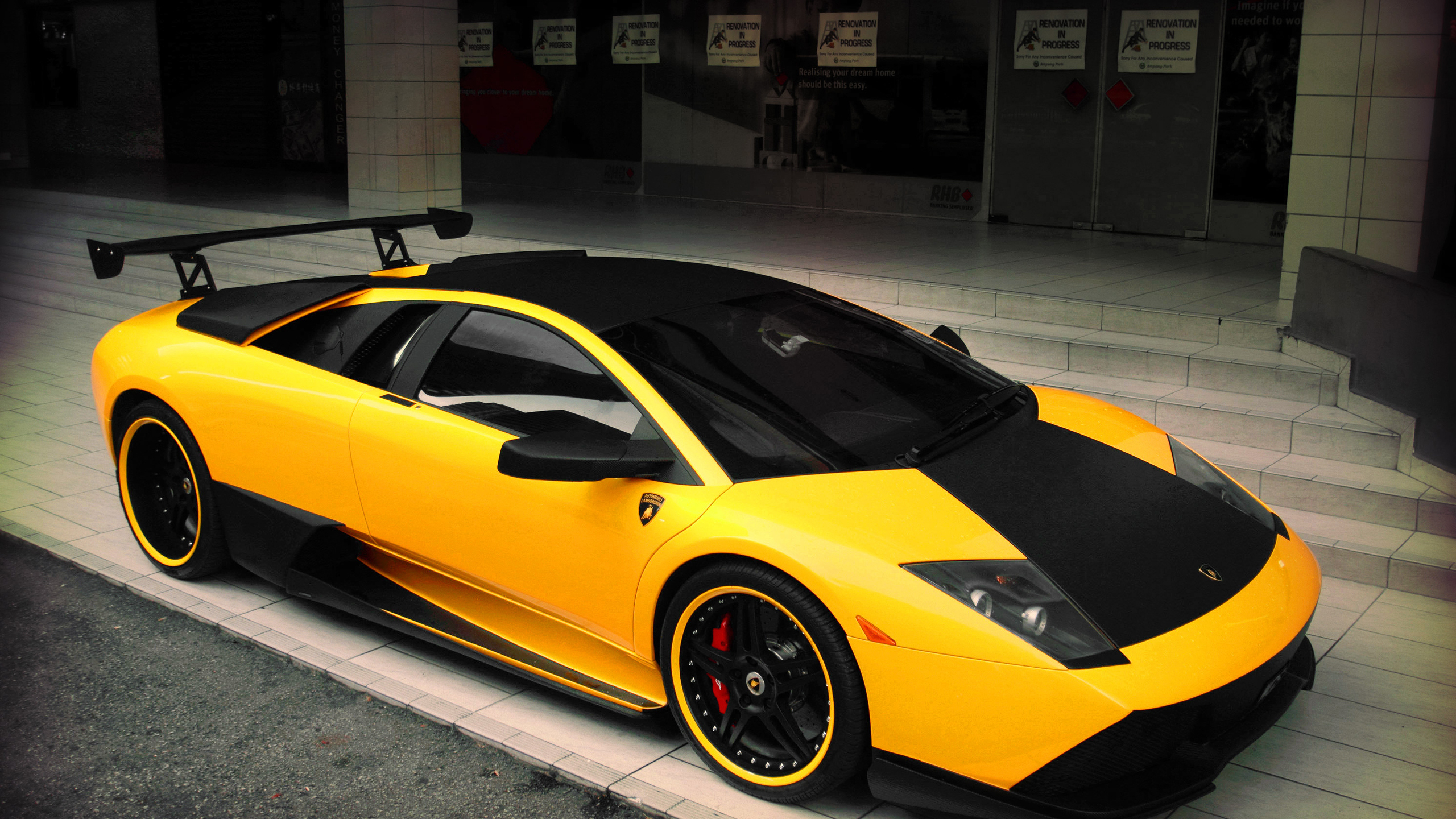 Wallpapers yellow car coupe Lamborghini on the desktop