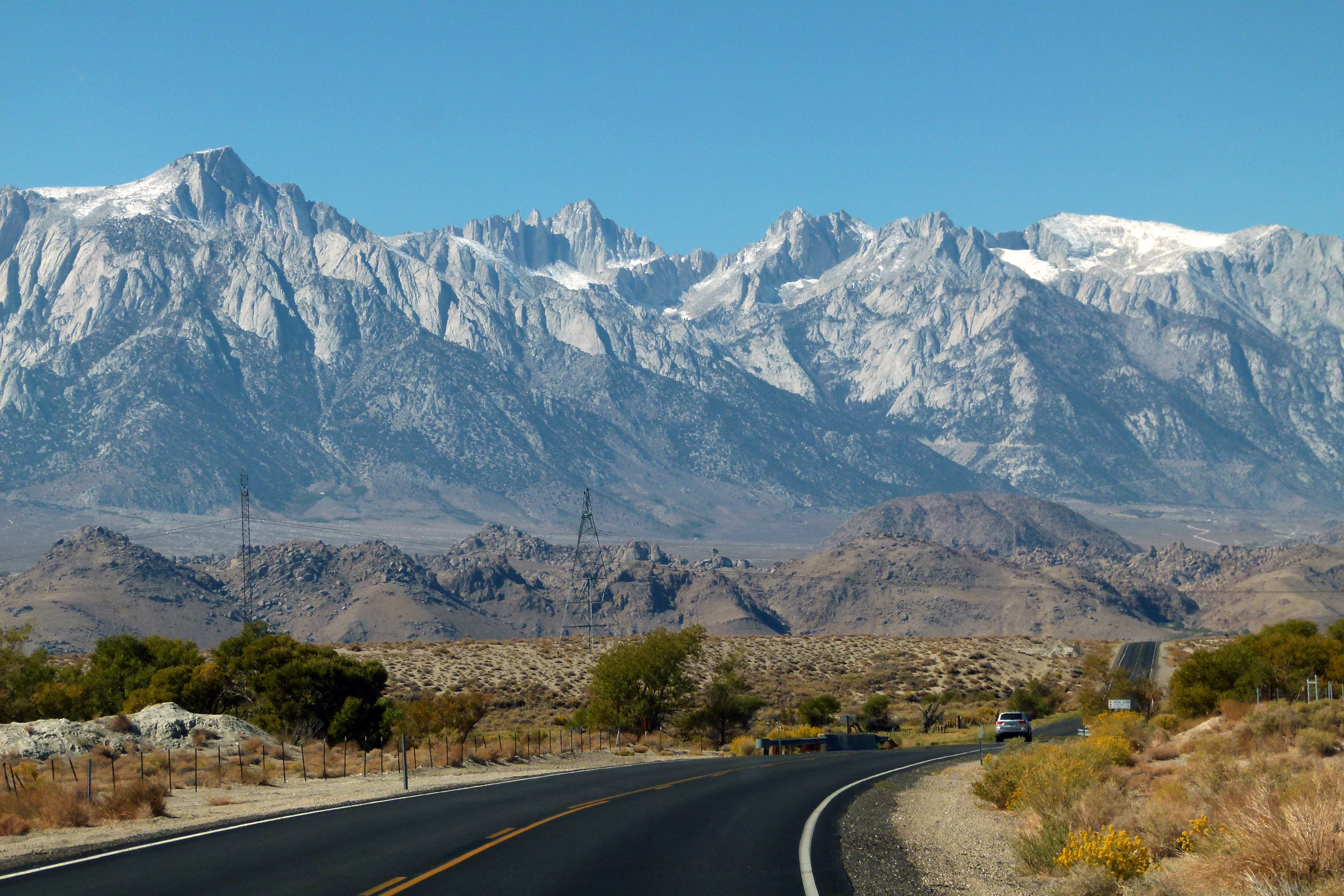 Free photo The highway against the mountains