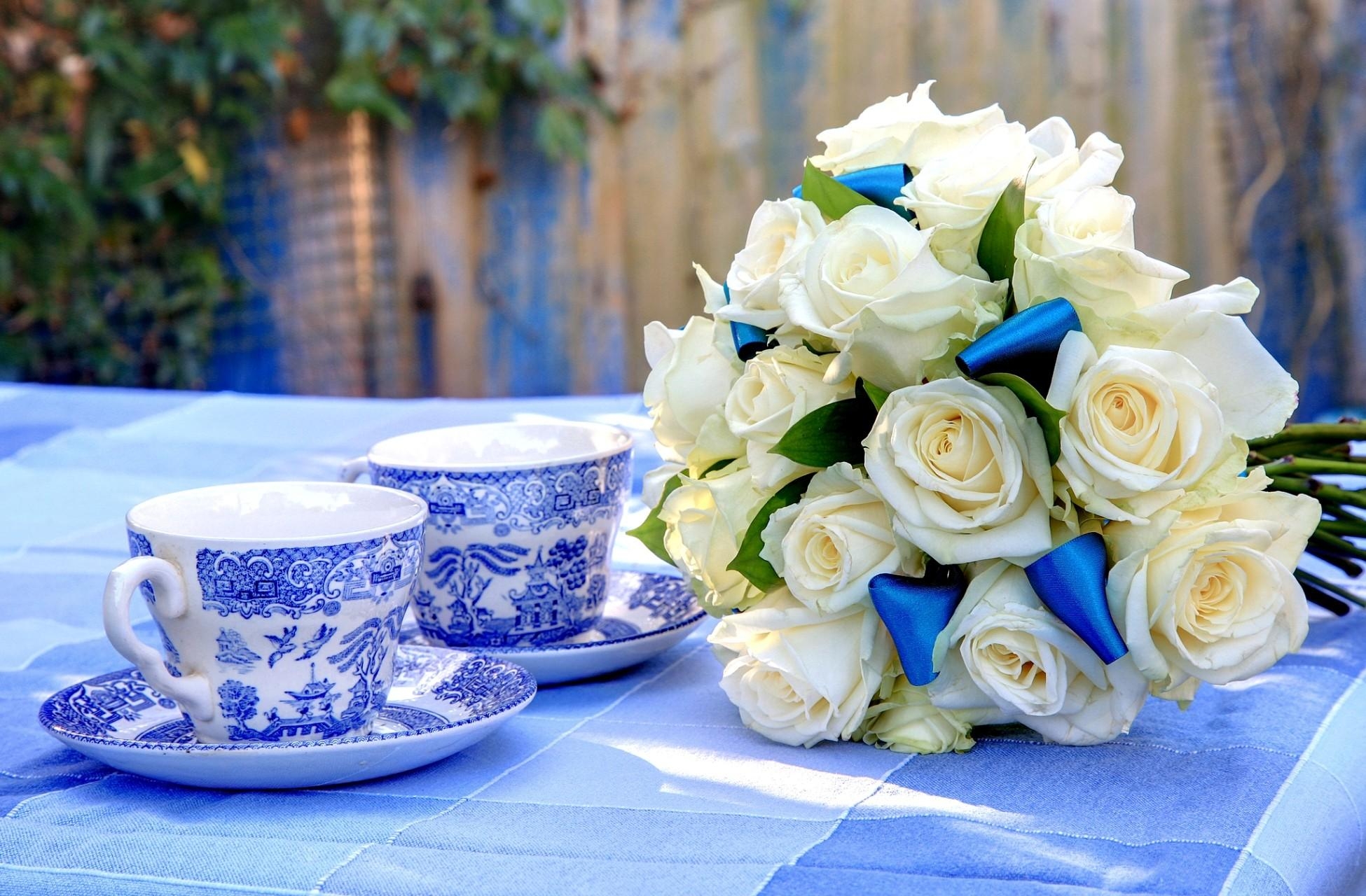 Free photo White bridal bouquet on the table