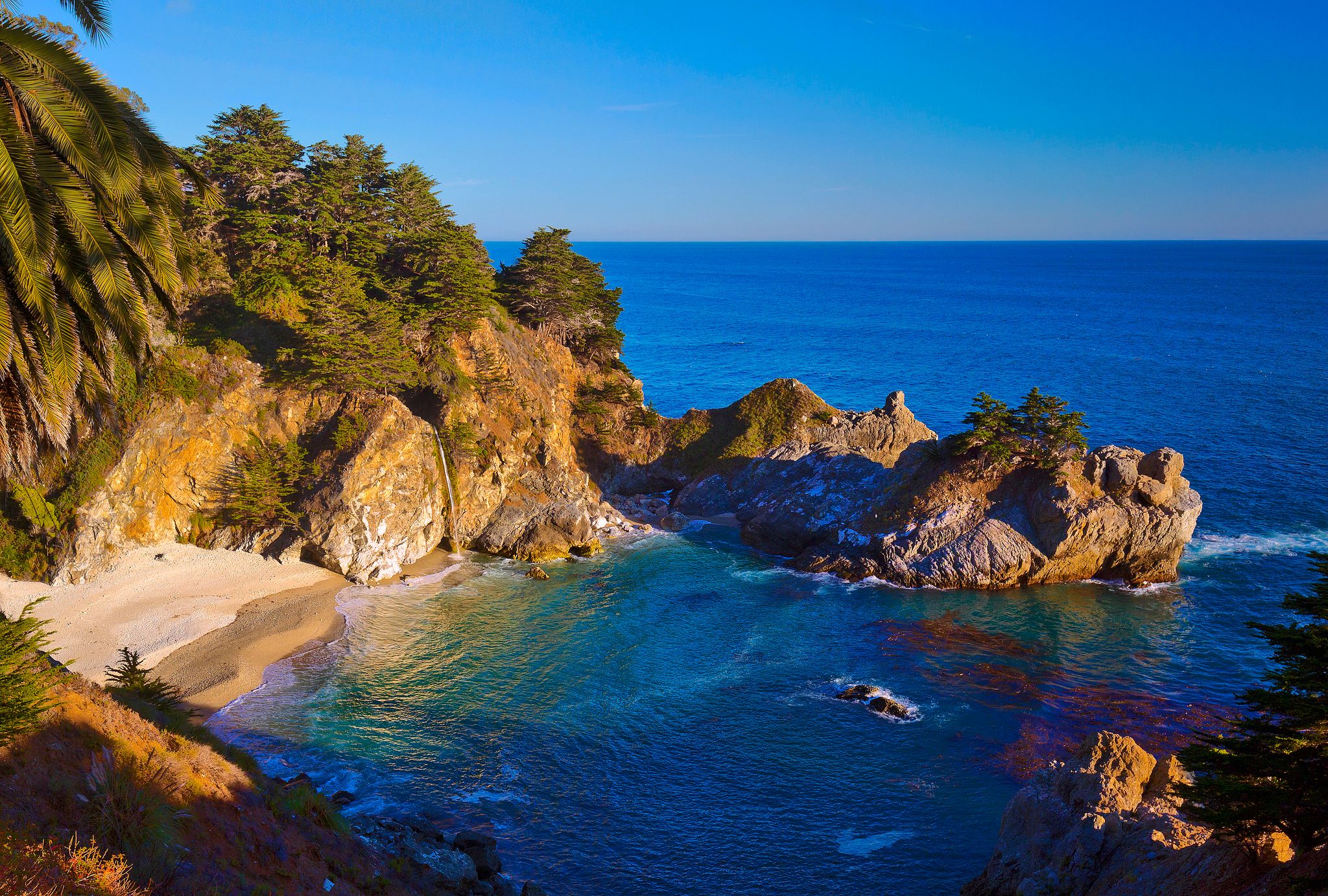 Обои Пляж McWay Cove McWay Falls море на рабочий стол