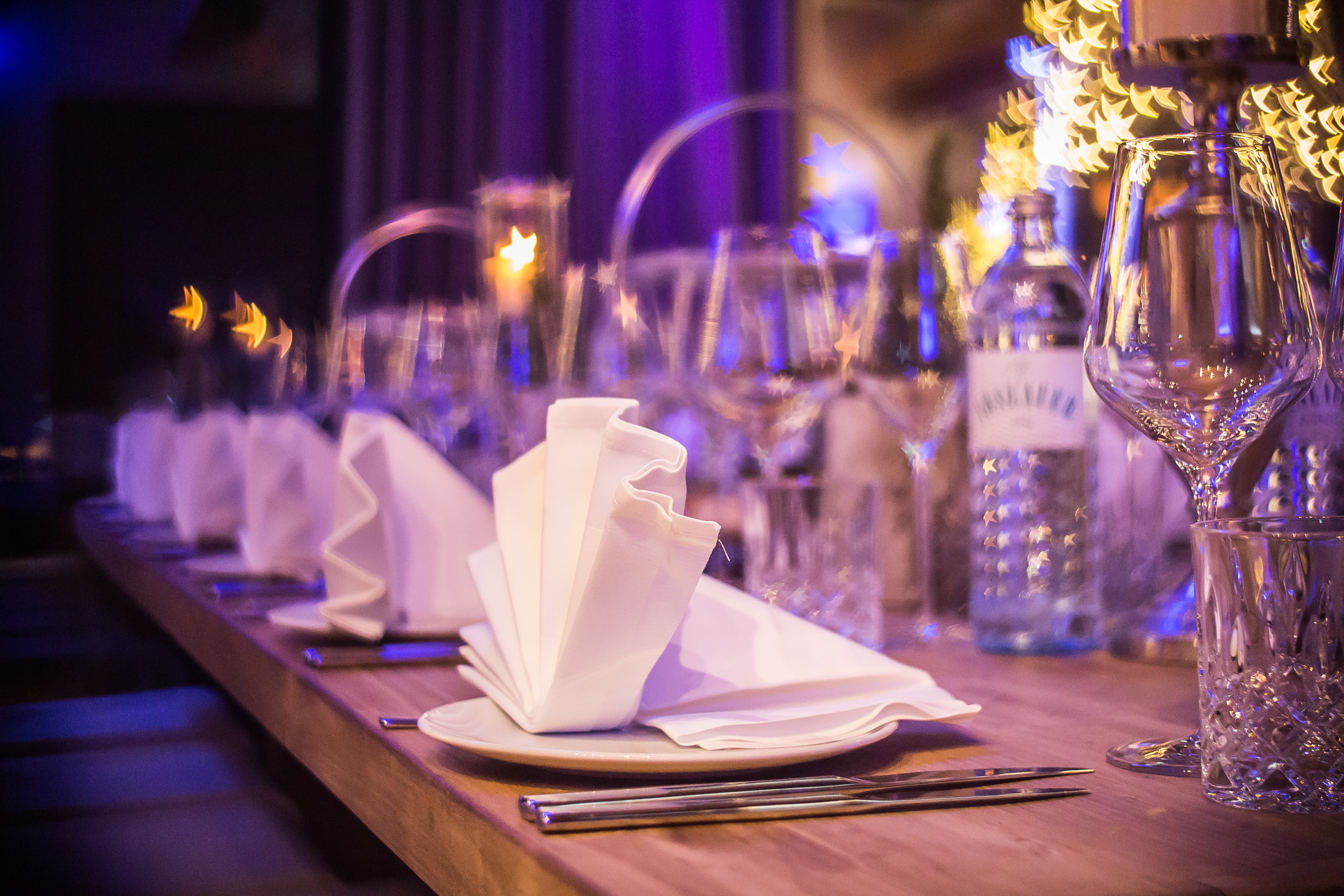 桌面上的壁纸玻璃 活动室 紫色