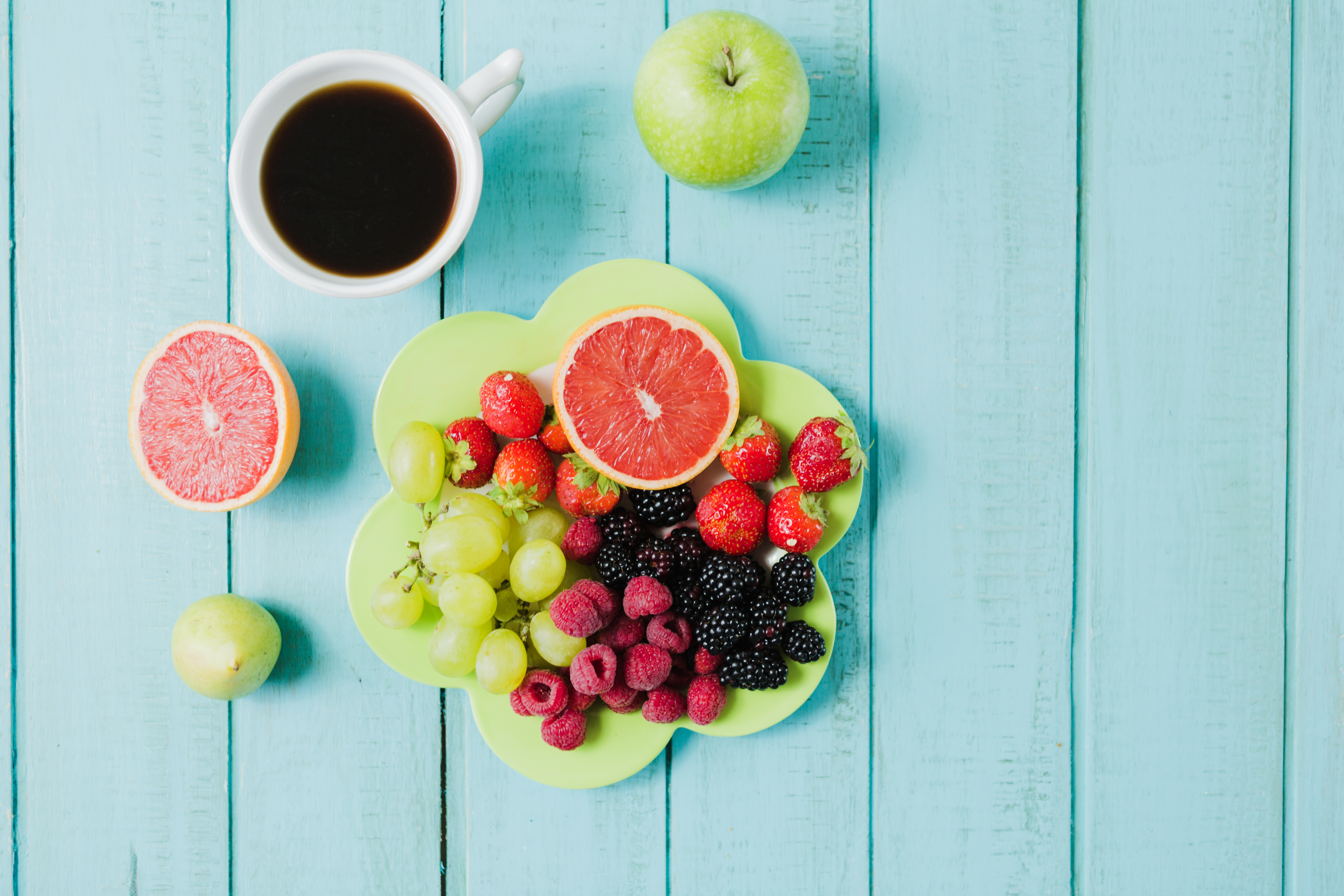 Wallpapers breakfast coffee berries on the desktop