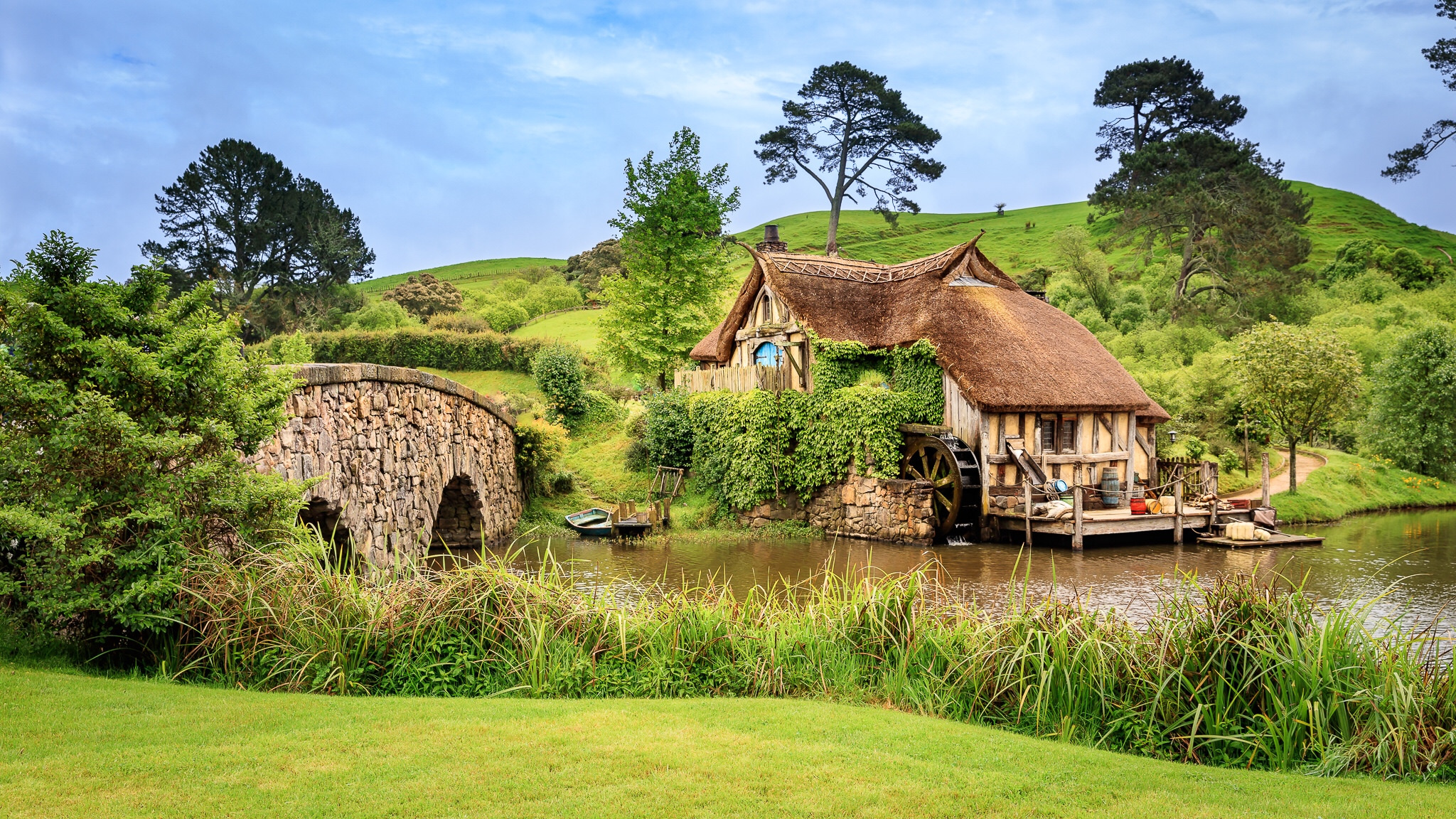 Wallpapers Hobbit Lair New Zealand river on the desktop