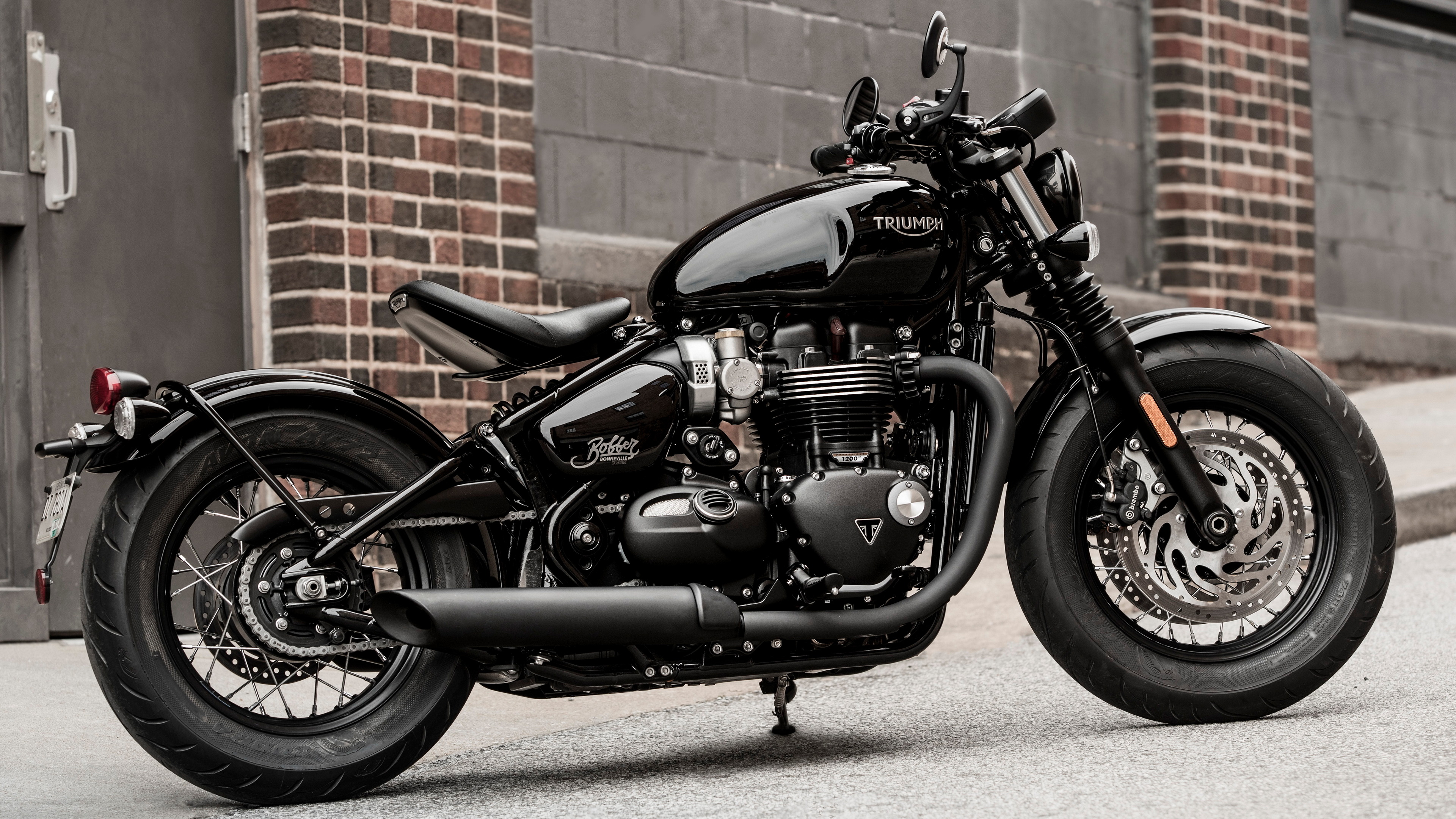 Free photo Triumph Bonneville Bobber