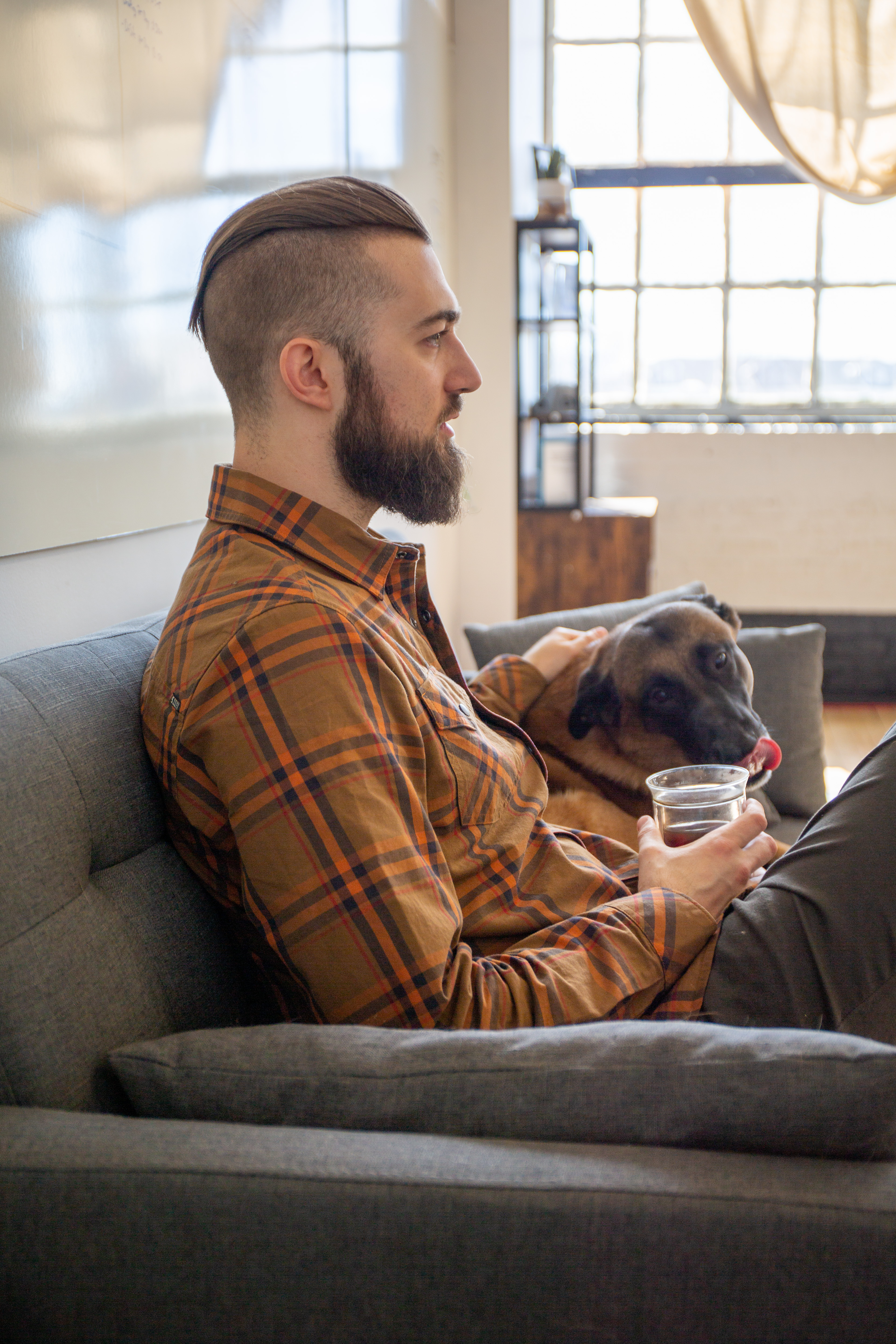 Wallpapers man dog sitting on the desktop