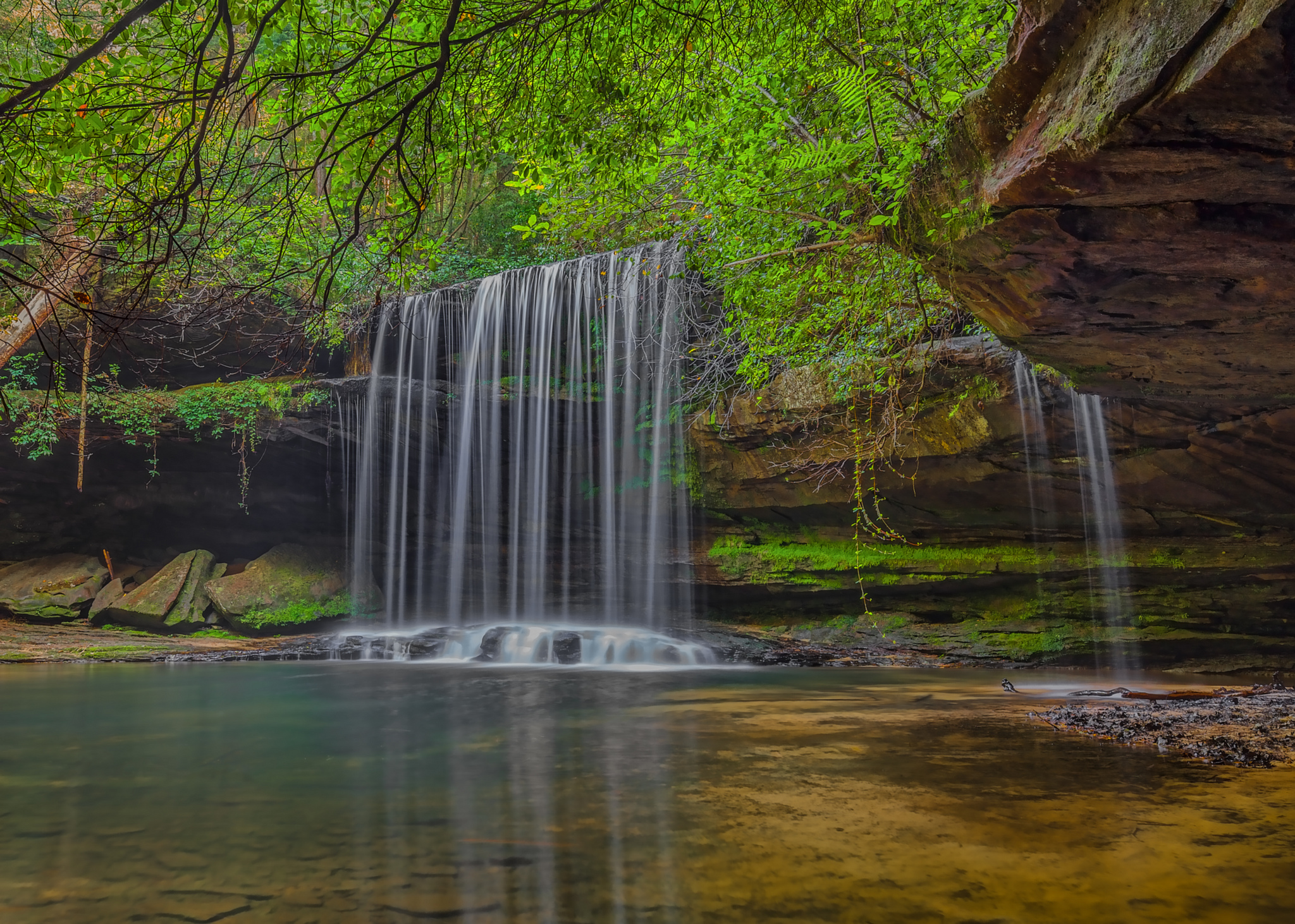 Обои Upper Caney Creek Falls Bankhead National Forest Northwest Alabama водопад на рабочий стол