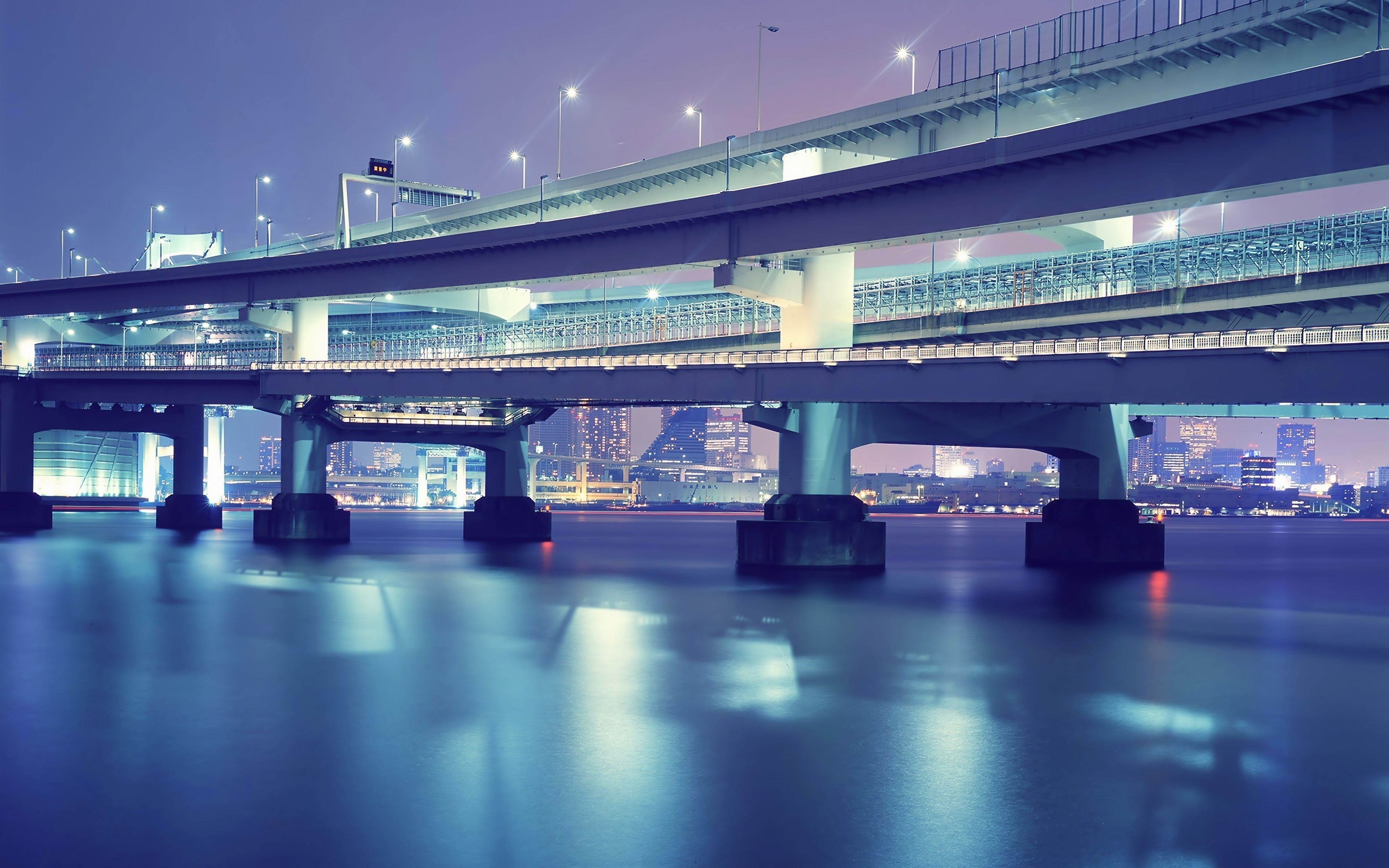 Ночной Радужный мост в Токио