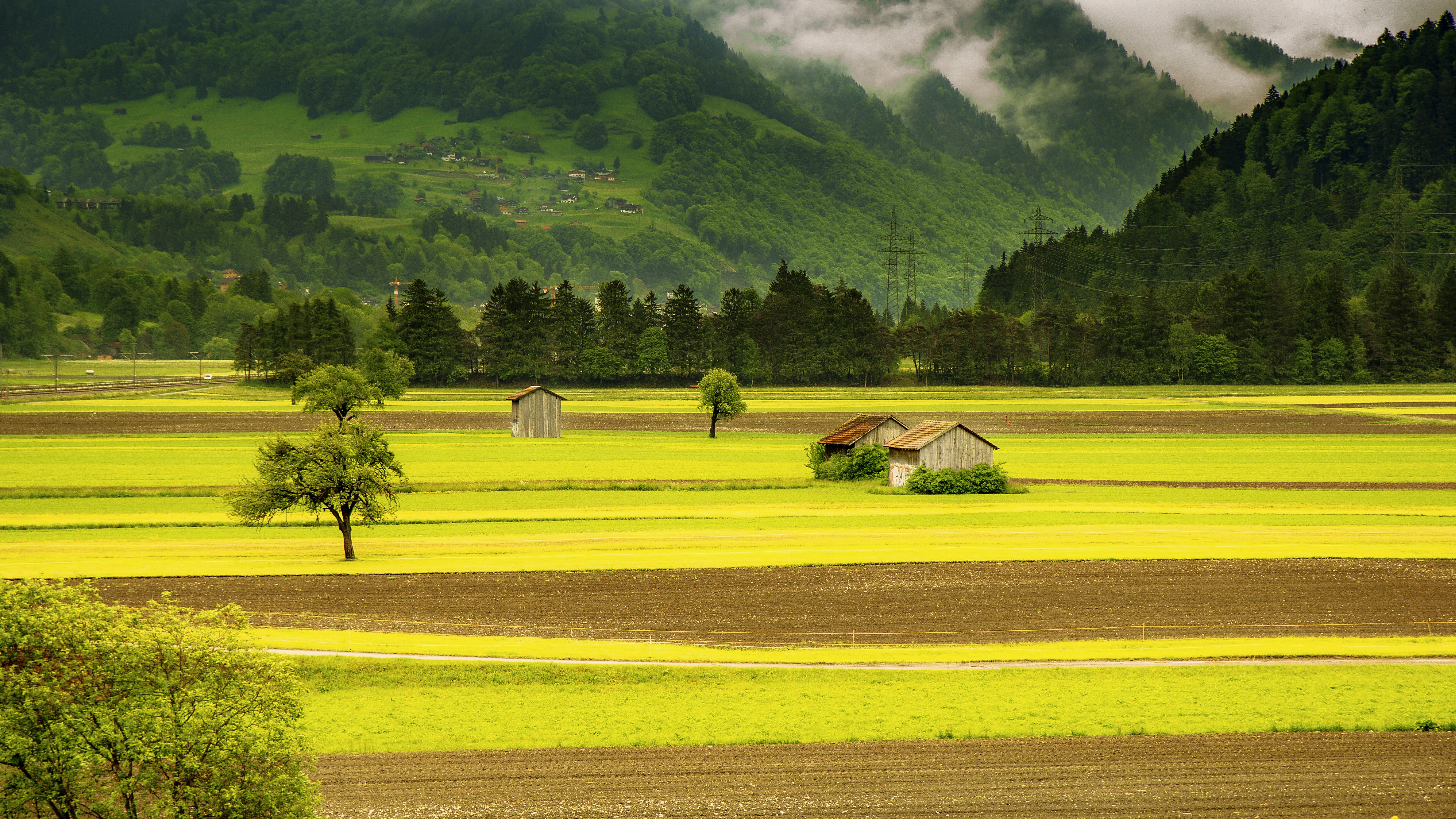 Free photo A village in Switzerland in the mountains