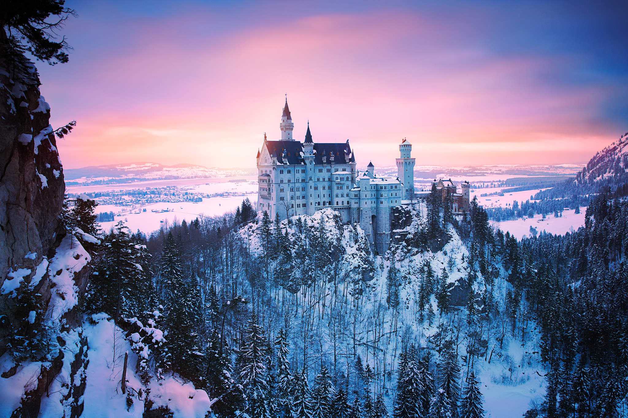 Free photo Photo of neuschwanstein castle germany, neuschwanstein castle without registration