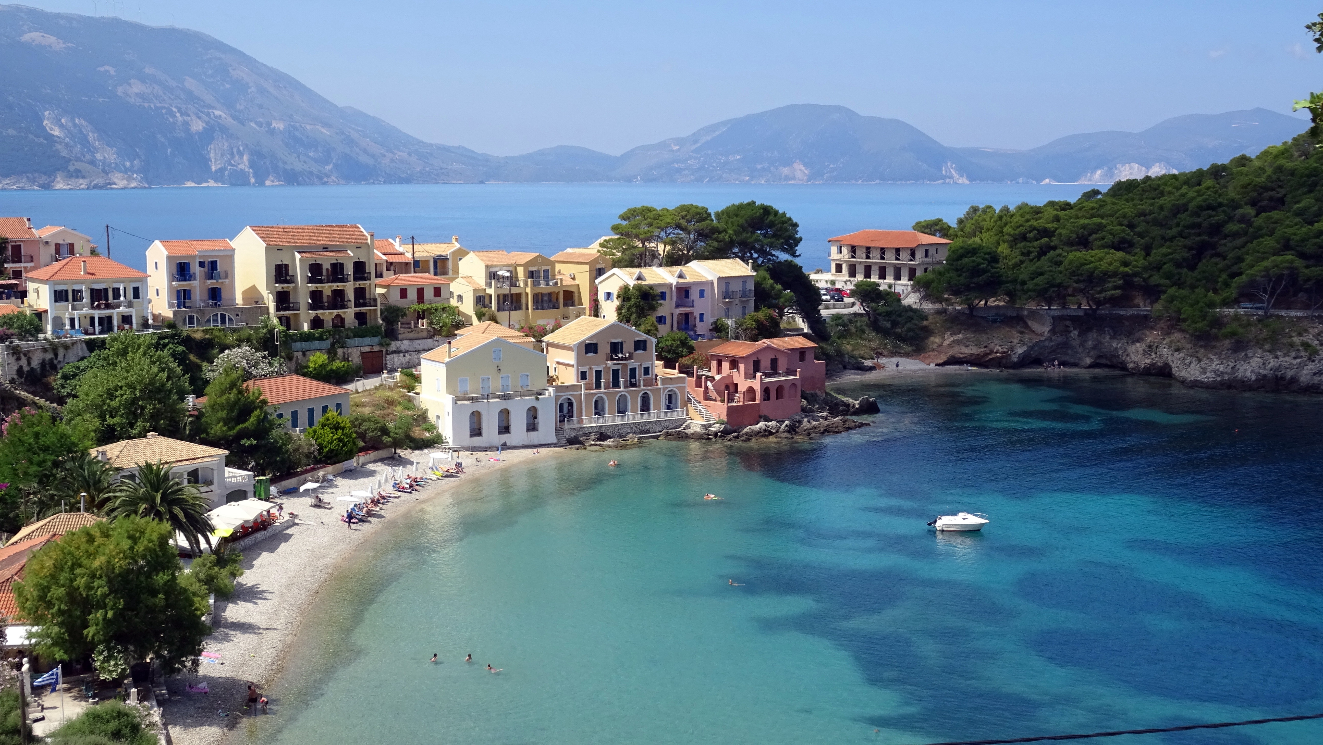 Free photo Houses by the sea in Greece