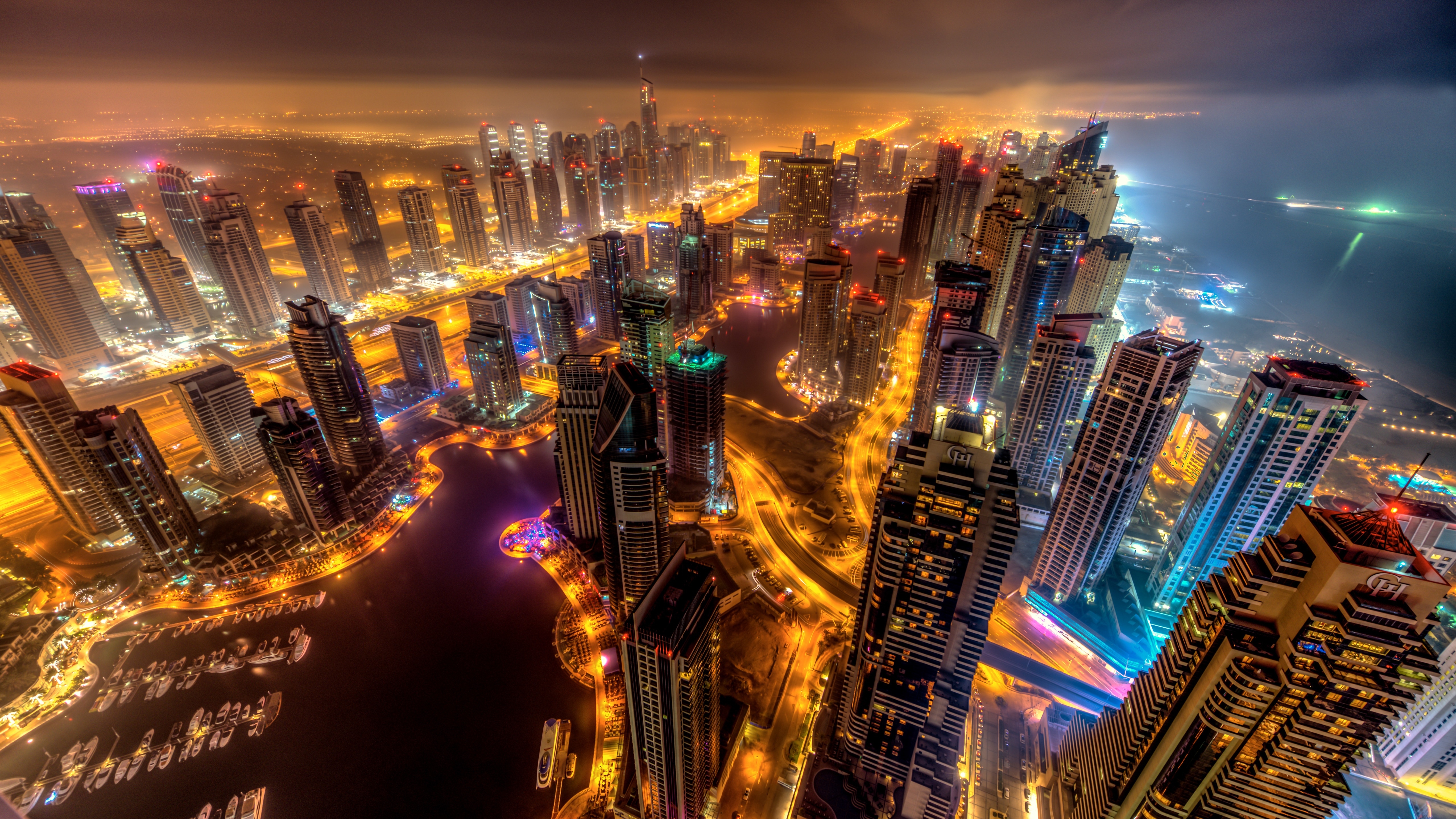 Free photo Beautiful nighttime Dubai