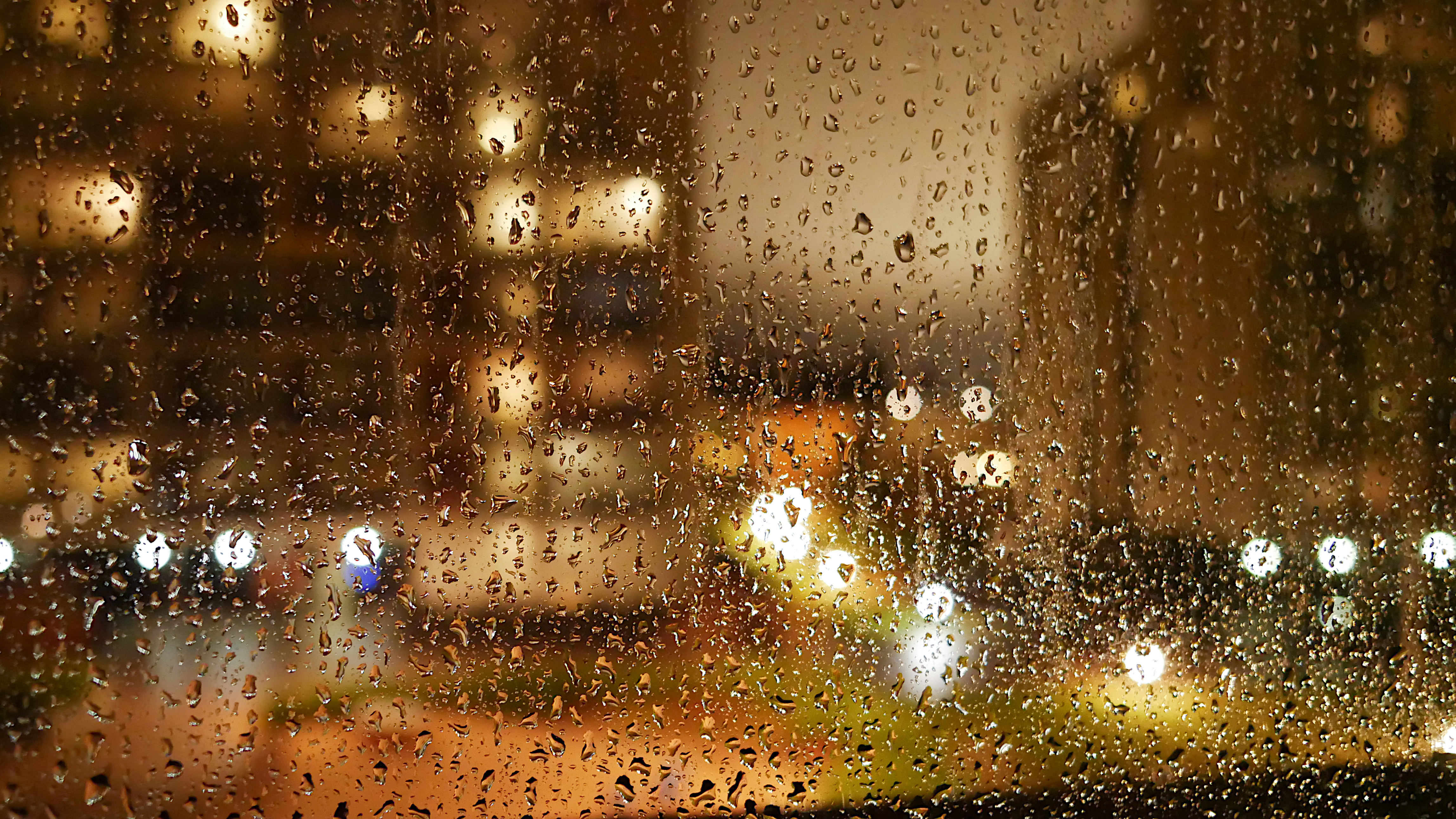 Free photo Rain on glass