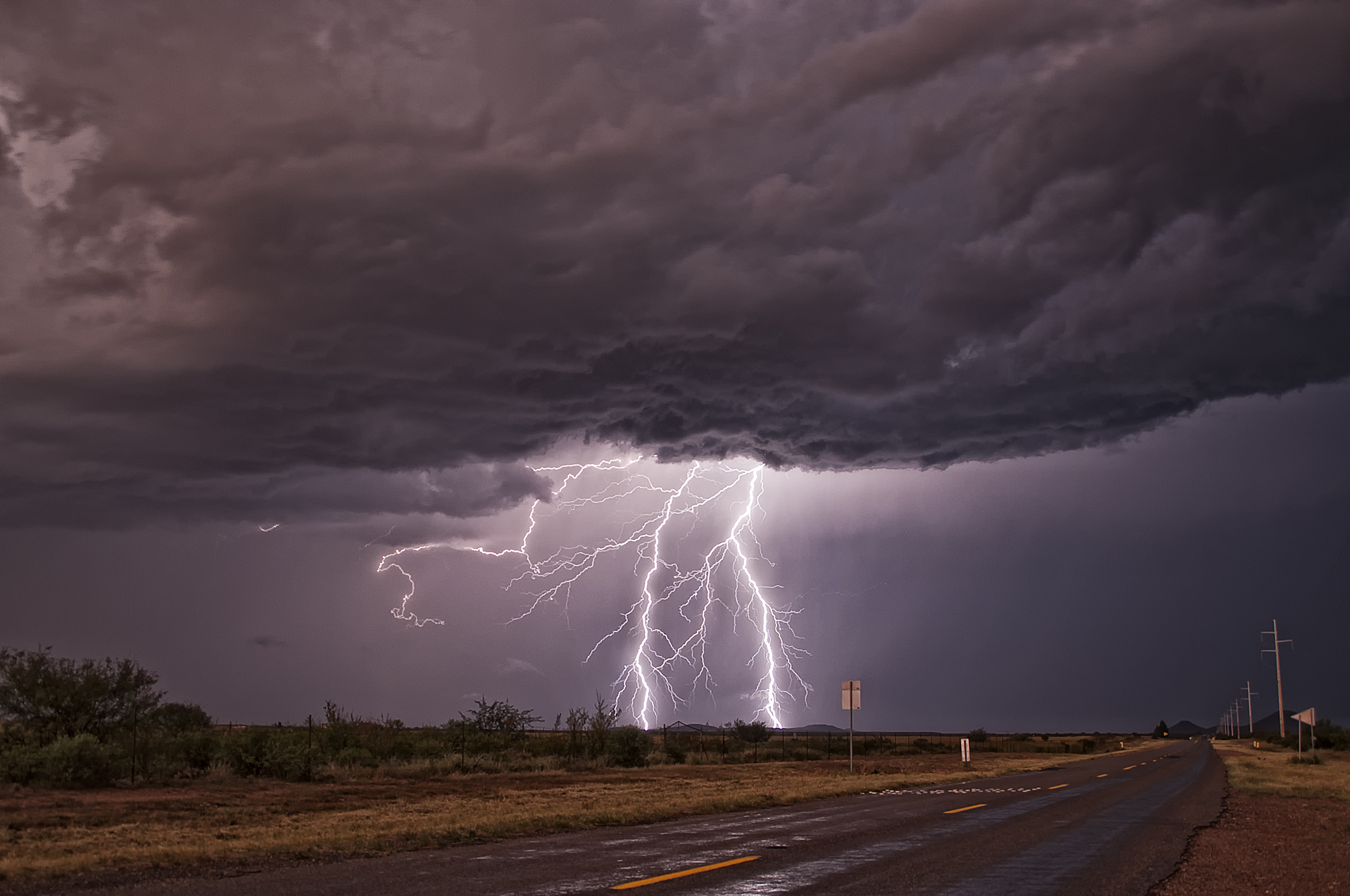 Wallpapers field AZ storm on the desktop