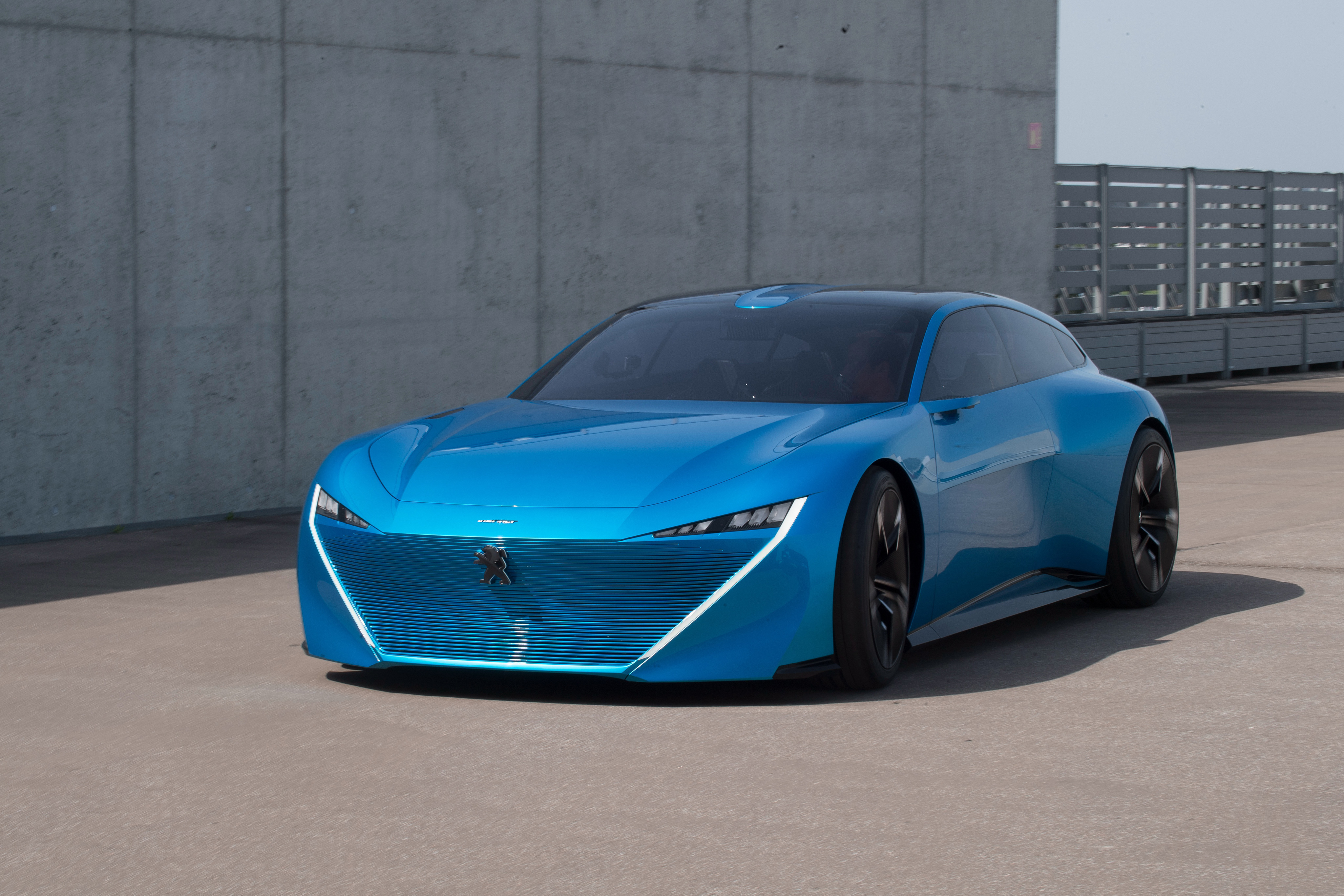Peugeot Instinct blue concept car