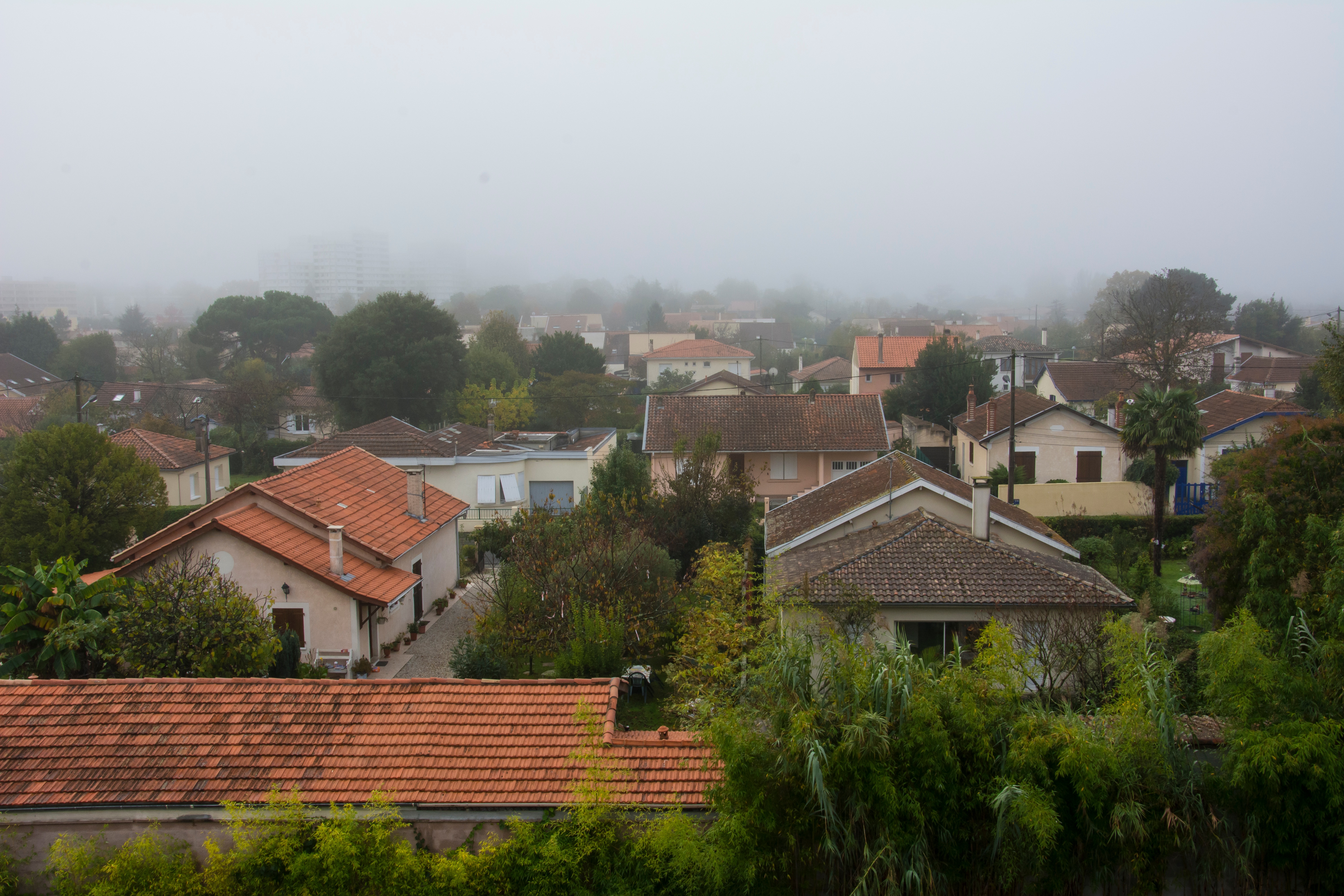 Free photo Roofs of houses in an urban village