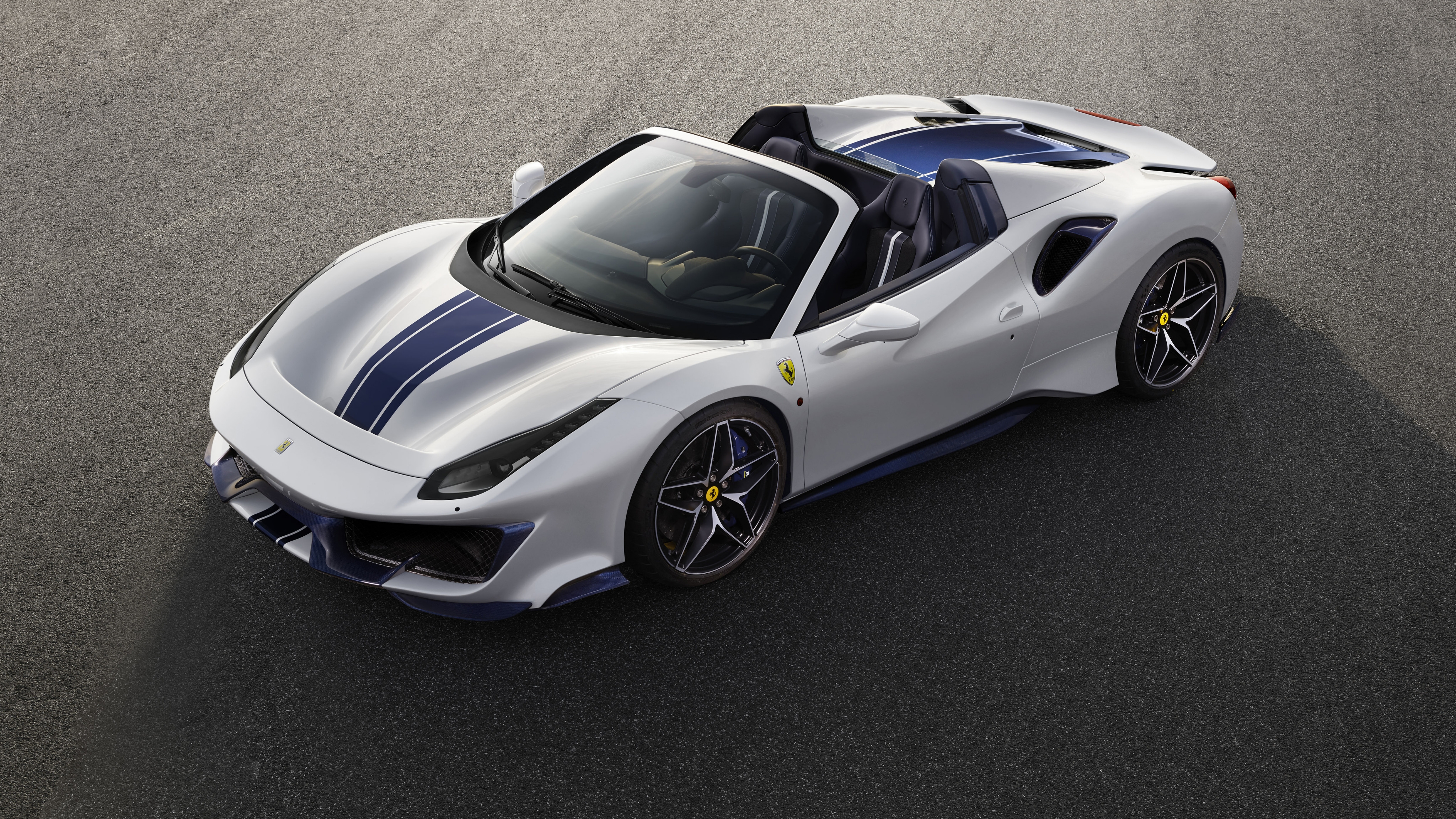 Обои машины обои ferrari 488 spider белые суперкары на рабочий стол