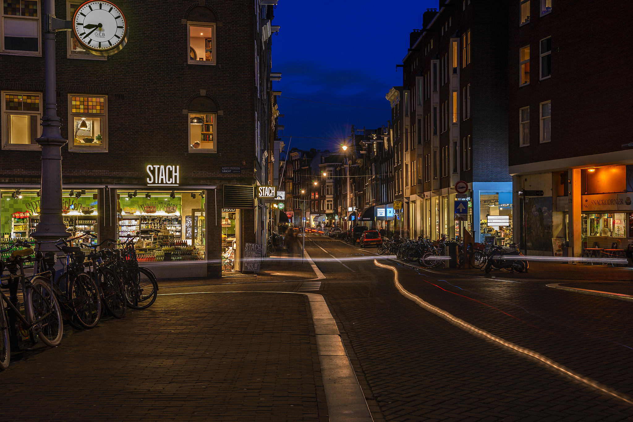 桌面上的壁纸夜街 阿姆斯特丹 荷兰