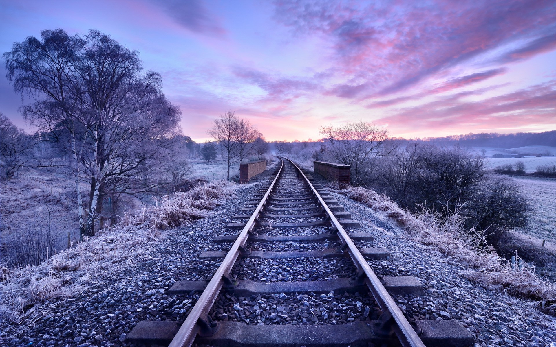 免费照片霜天傍晚的铁轨