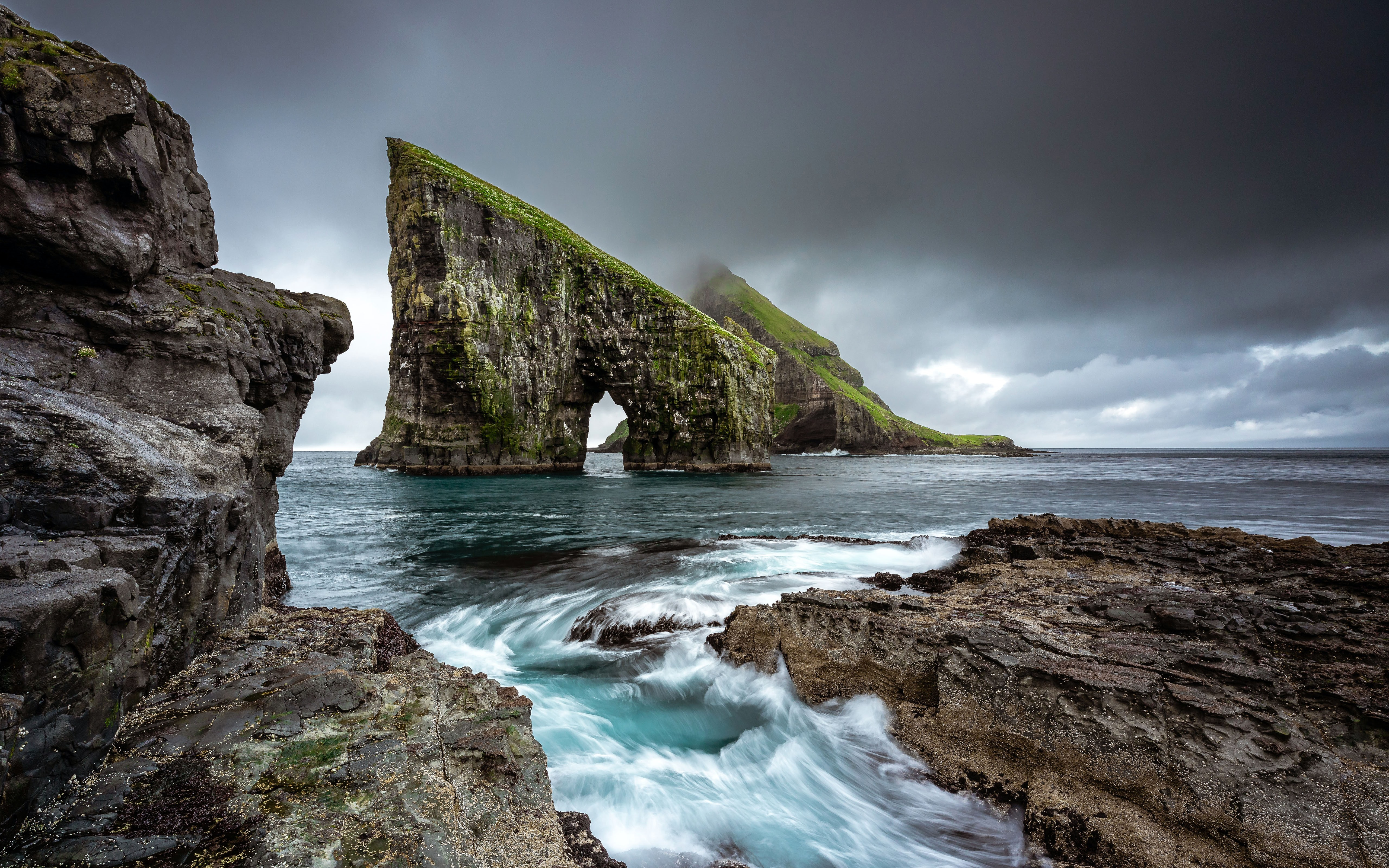 Бесплатное фото Фарерские острова в плохую погоду