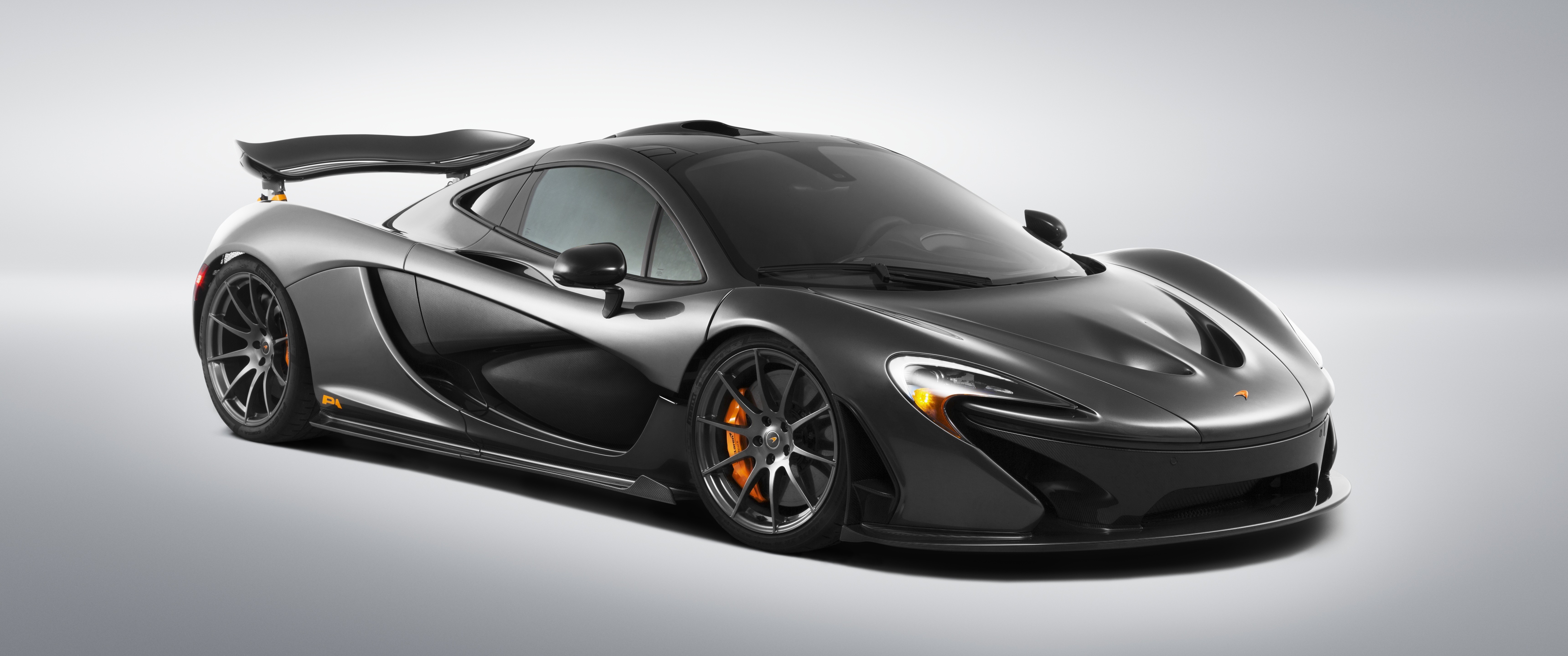 Free photo Black mclaren automotive