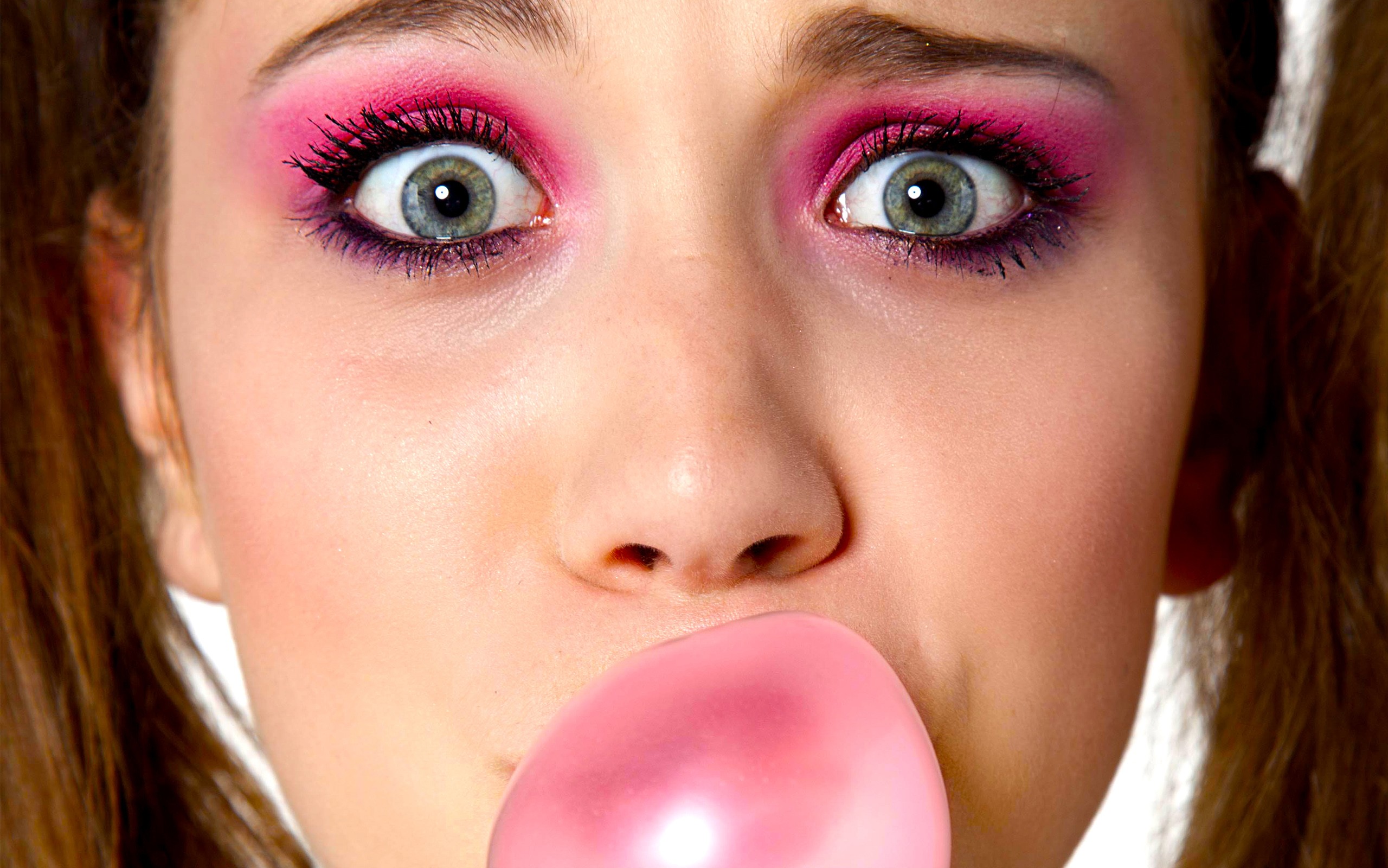 Обои лицо модель очки на рабочий стол