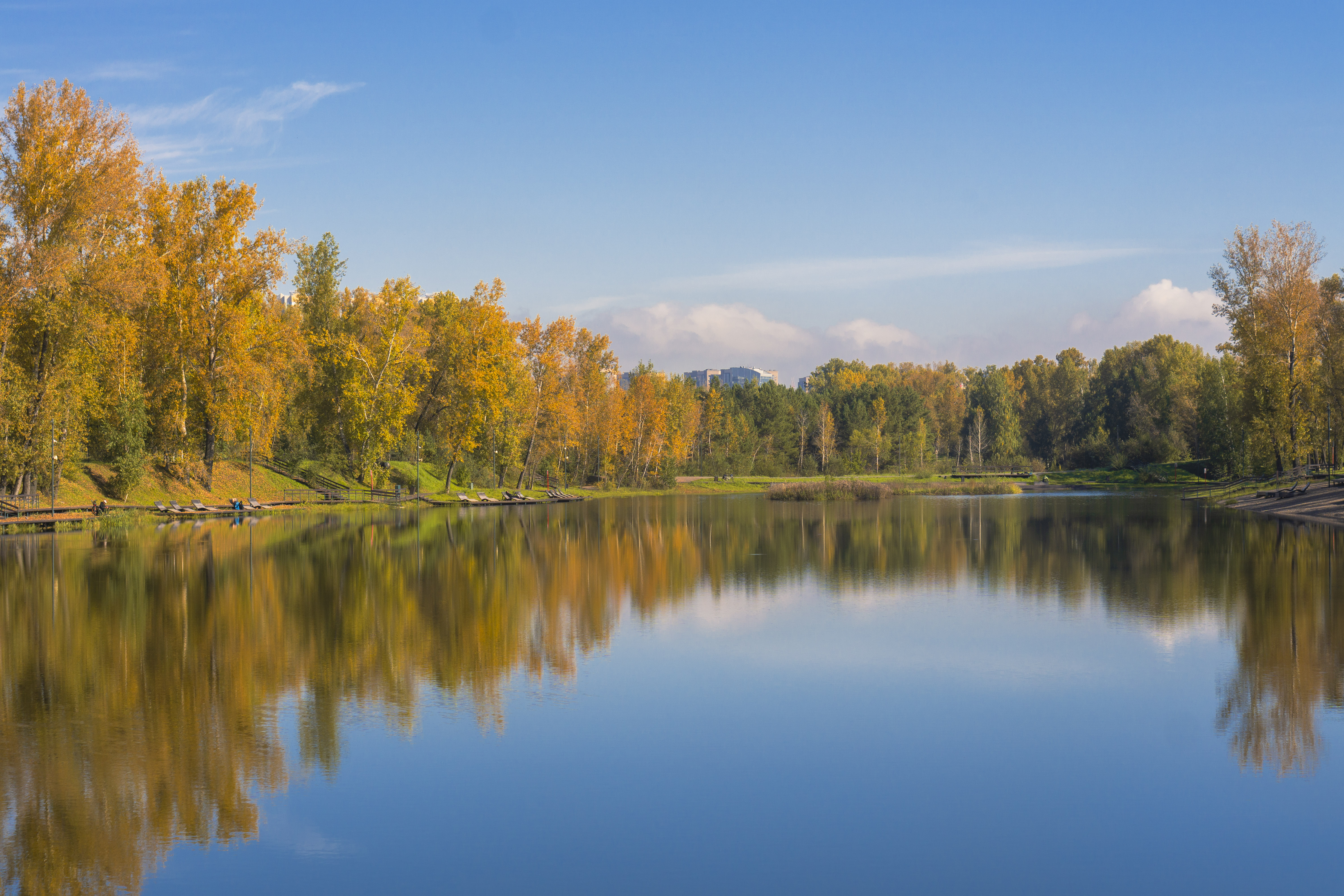 Бесплатное фото Осенний теплый день у реки