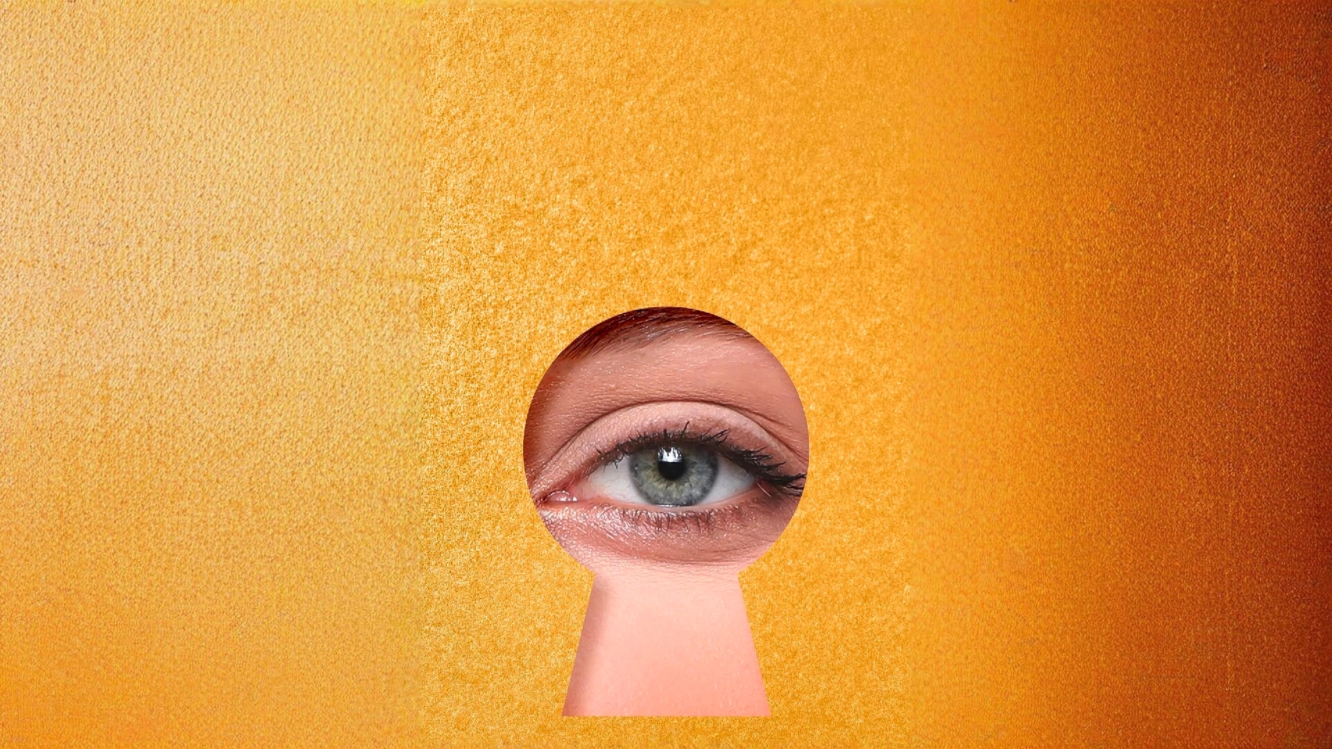 Free photo The secret behind the keyhole