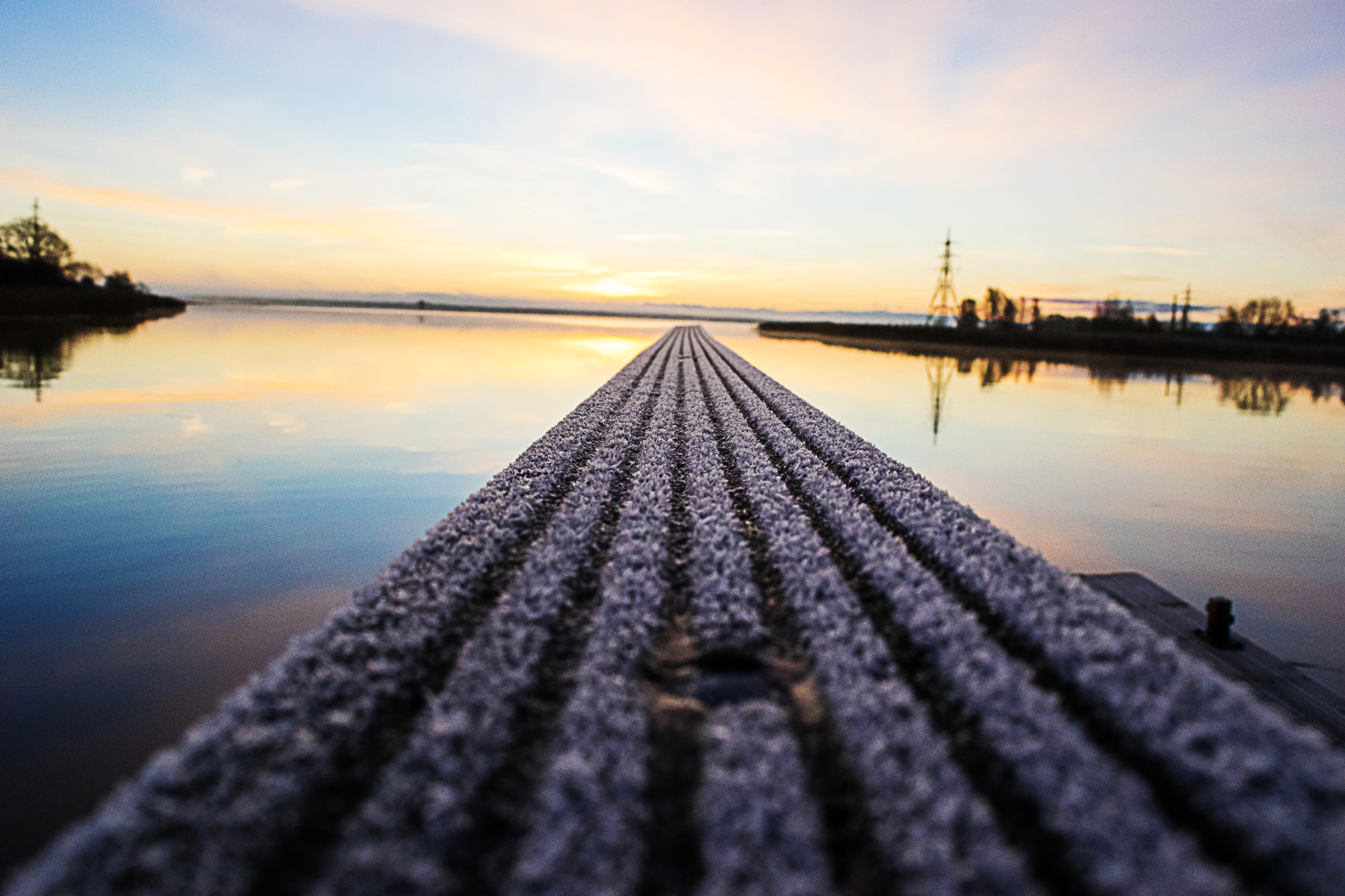 桌面上的壁纸景观 水 朝阳