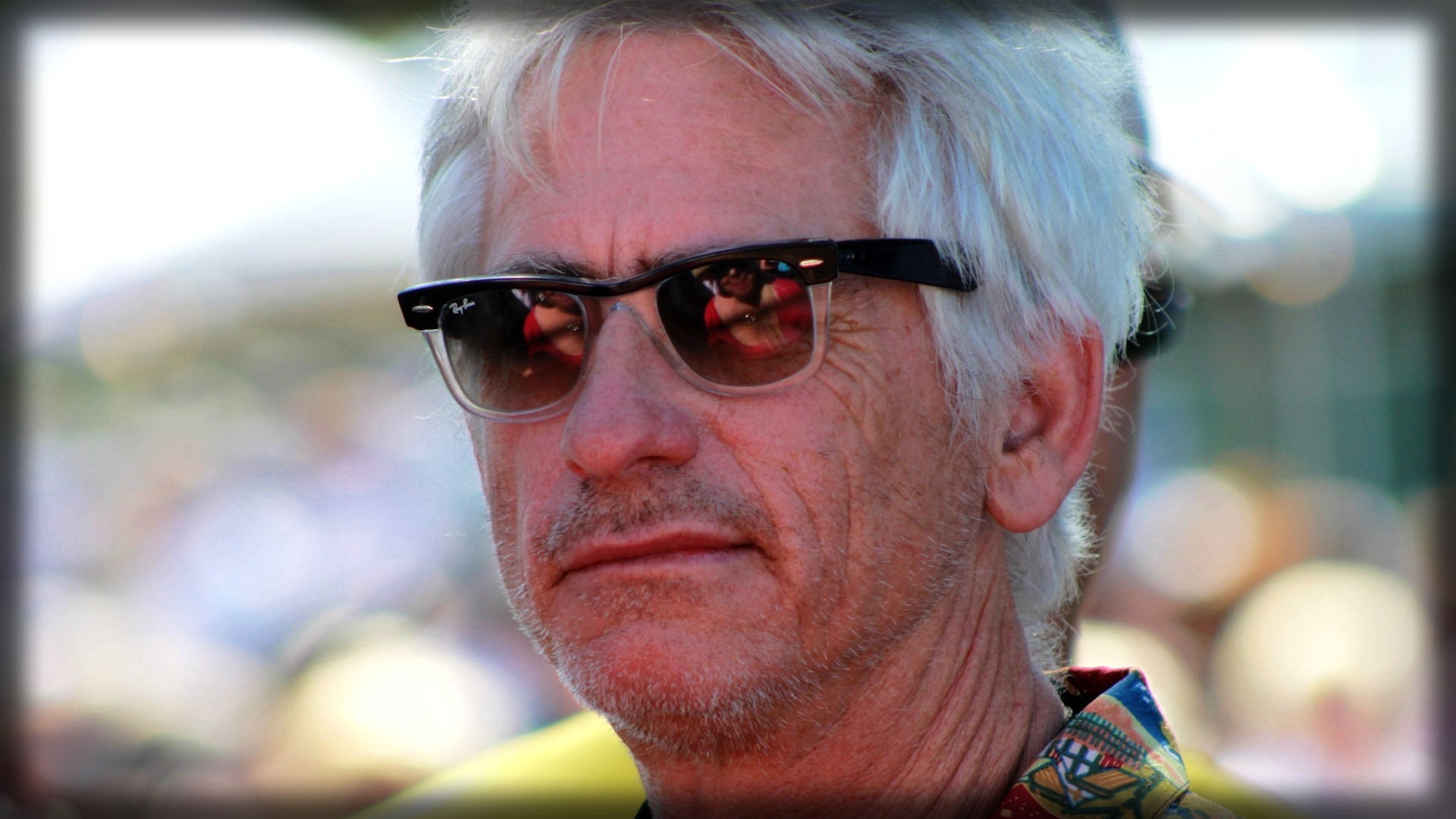 桌面上的壁纸玻璃 白发 久远