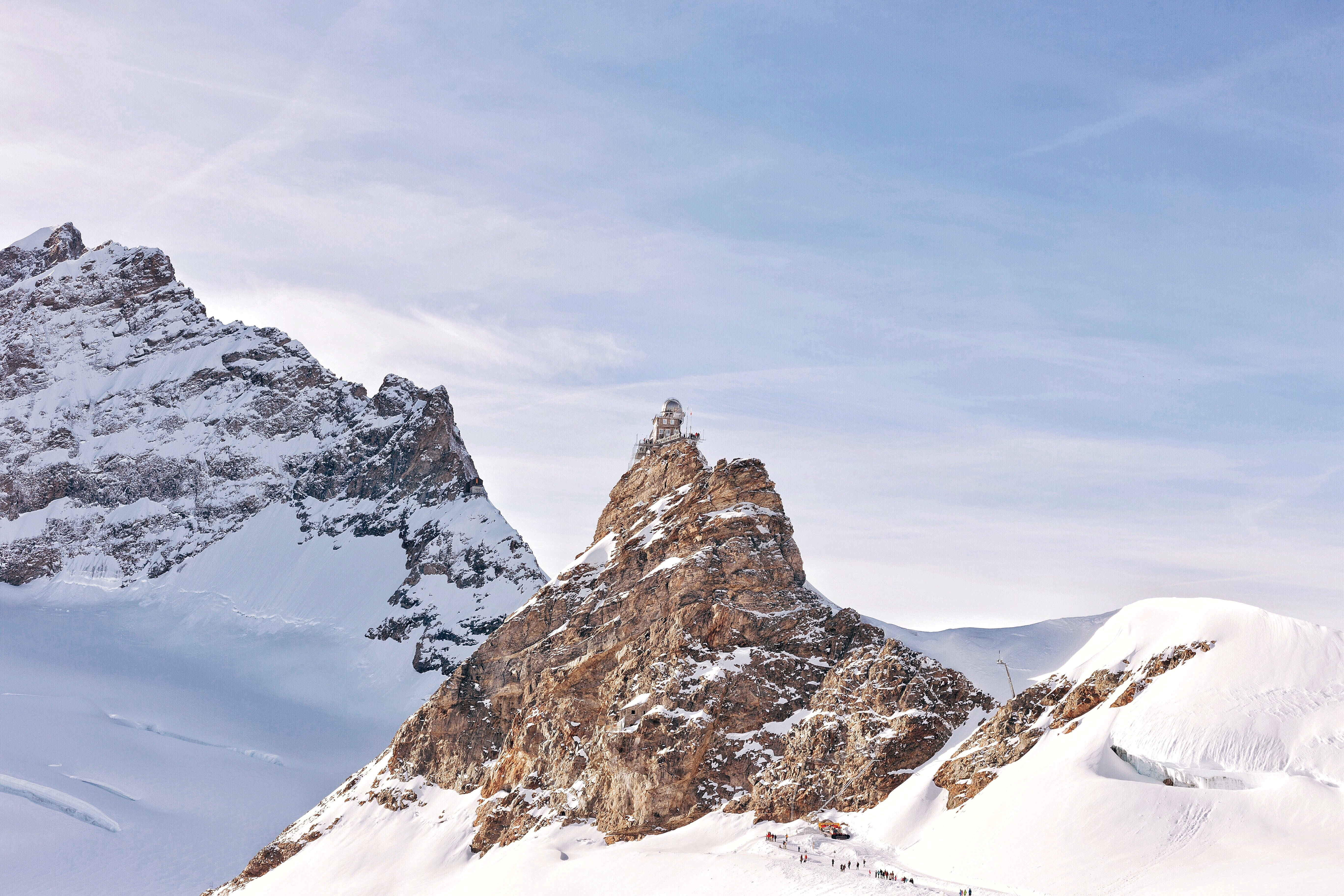 Free photo Alpine sharp rocks