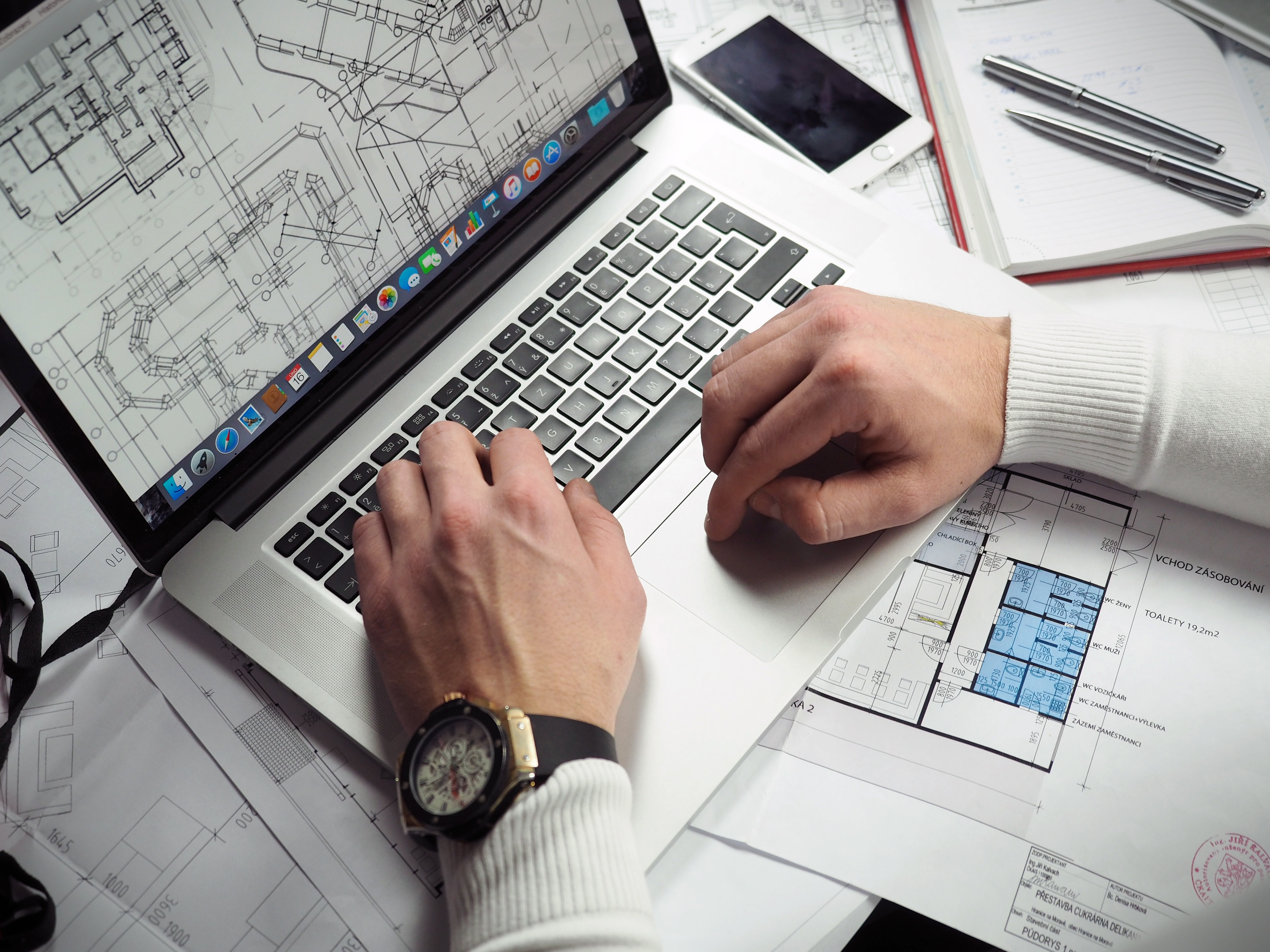 Wallpapers blueprints entrepreneur hands on the desktop